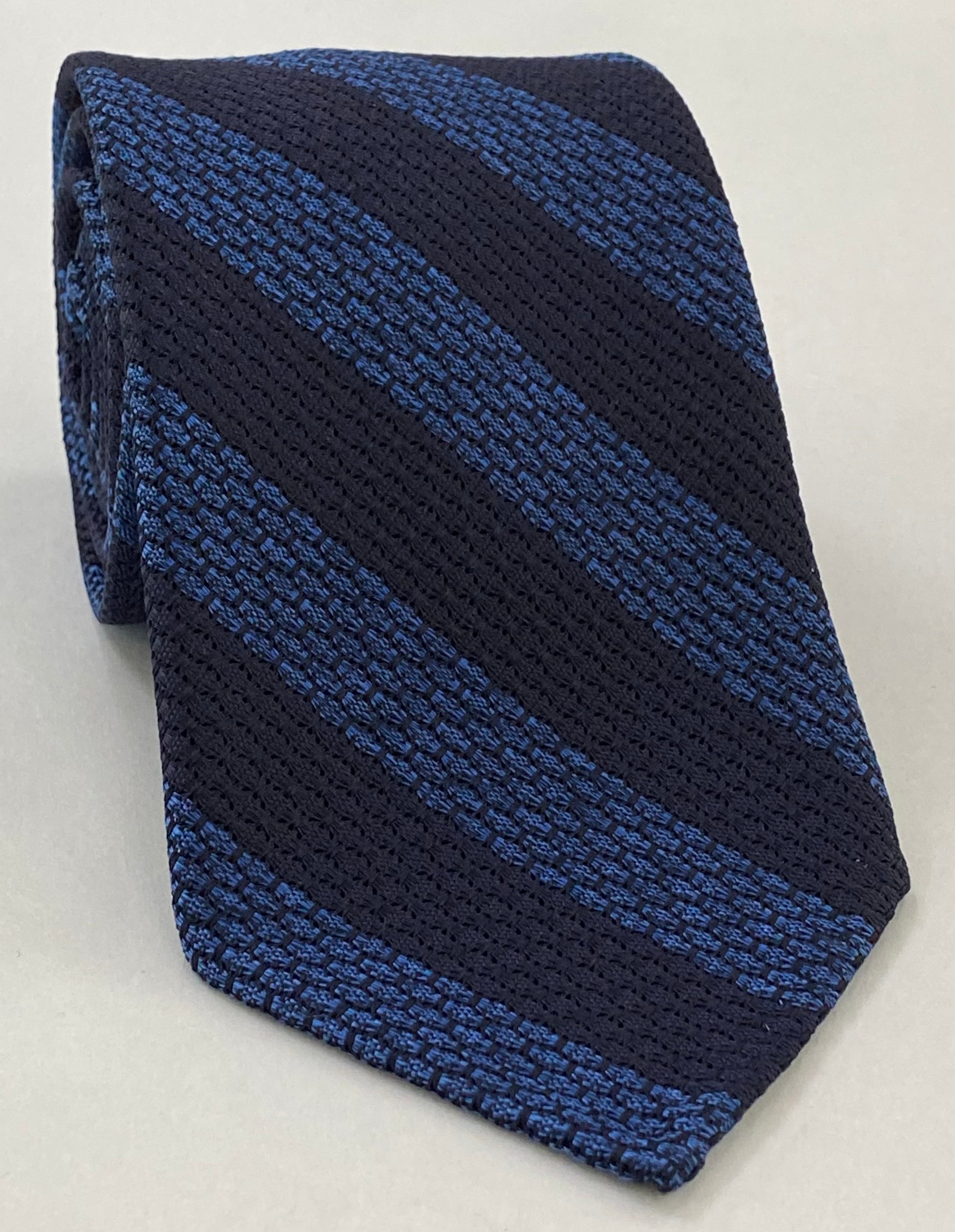 스카이 블루 & 미드나잇 블루 그레나딘 그로사 와이드 스트라이프 실크 타이 GGBST-2