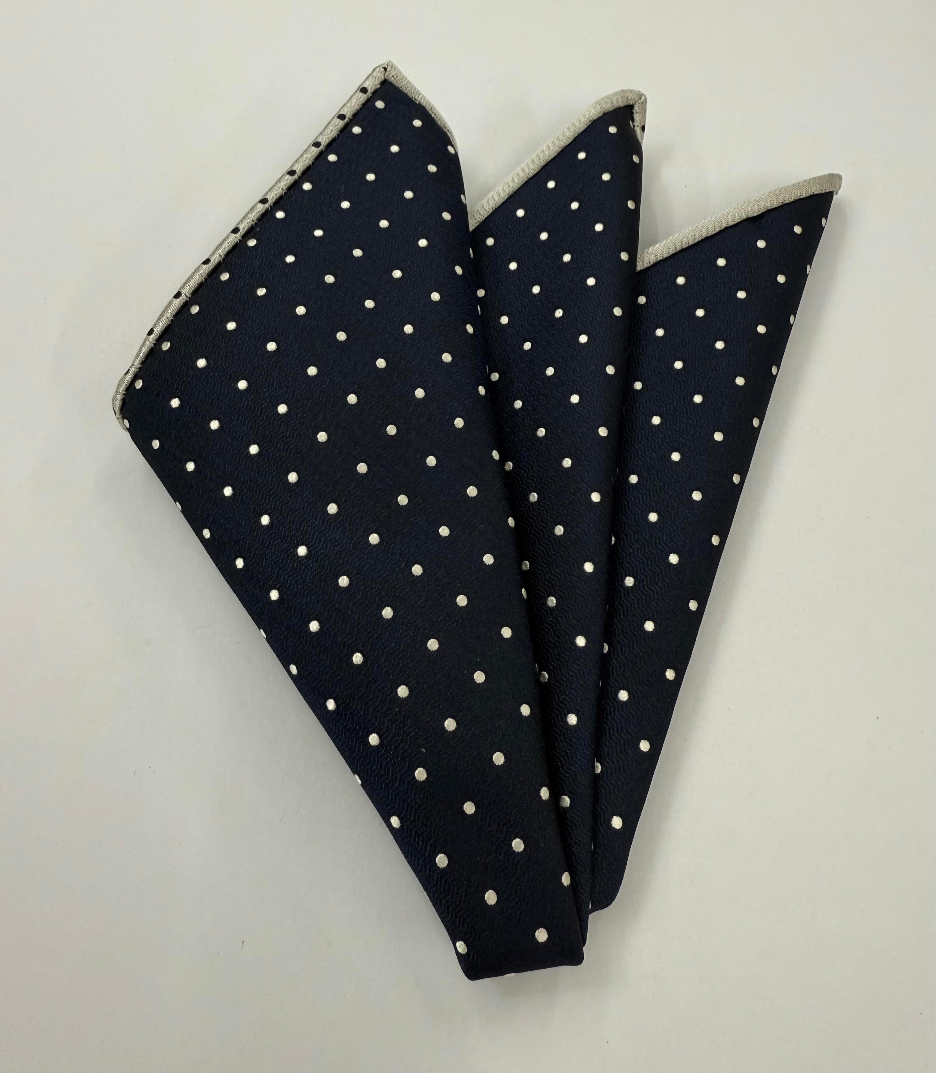 다크 네이비 핀 도트 실크 포켓 스퀘어 IPDP-1 (화이트 도트)