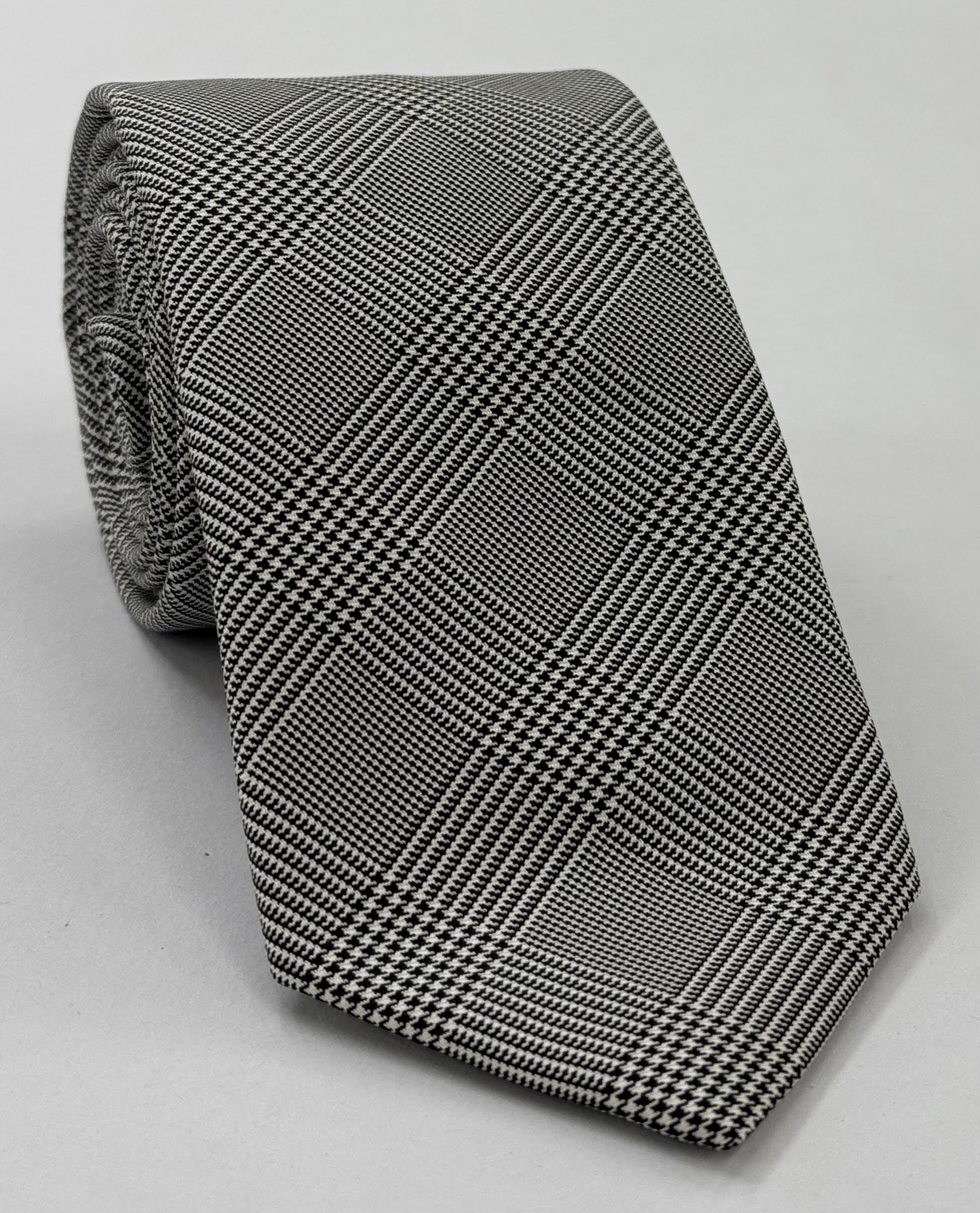 ブラック&ホワイト プリンス・オブ・ウェールズ シルクタイ PWT-4