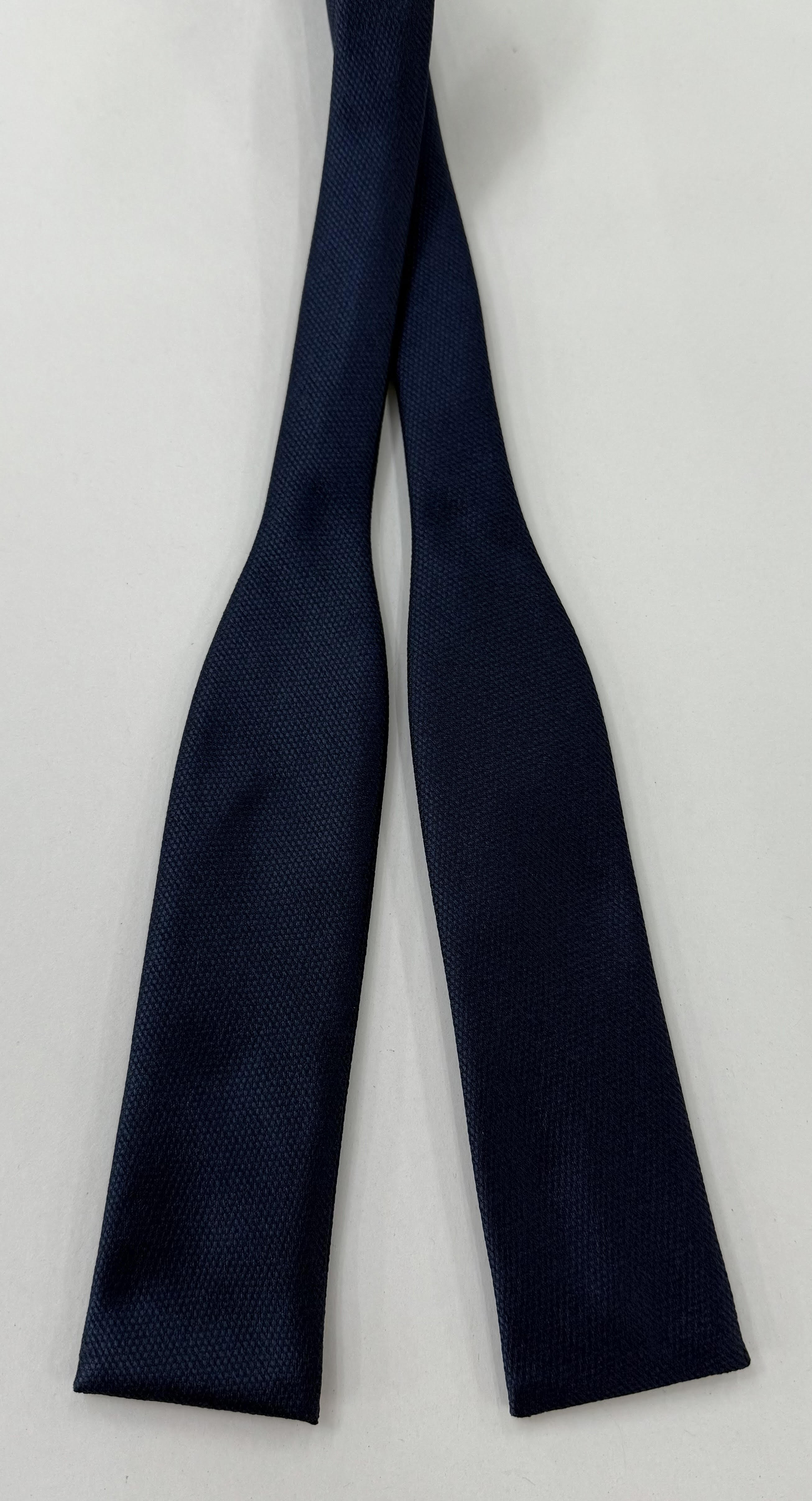 ミッドナイトブルーのマルベリーウッド織りシルク蝶ネクタイ #MWBT-4