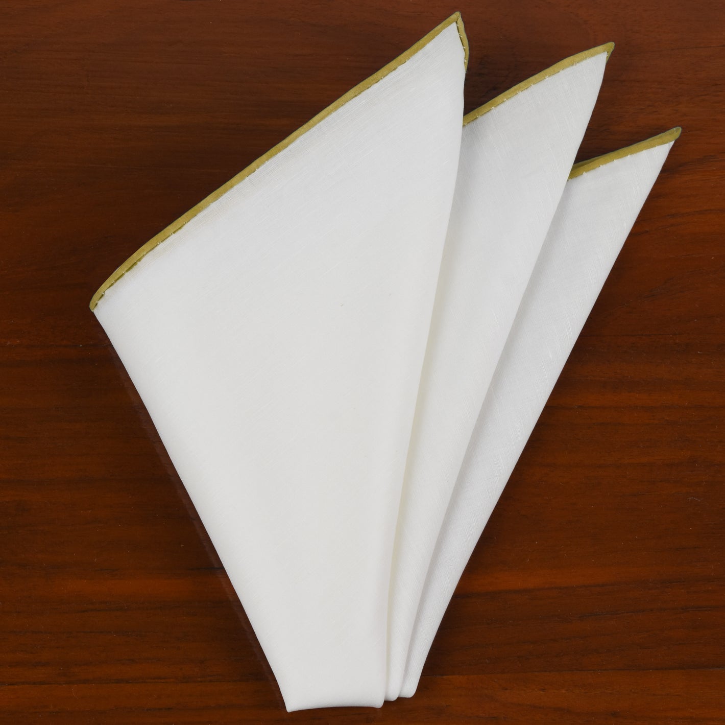 {[en]:Natural White Linen/Cotton With Gold Contrast Edges Pocket Square