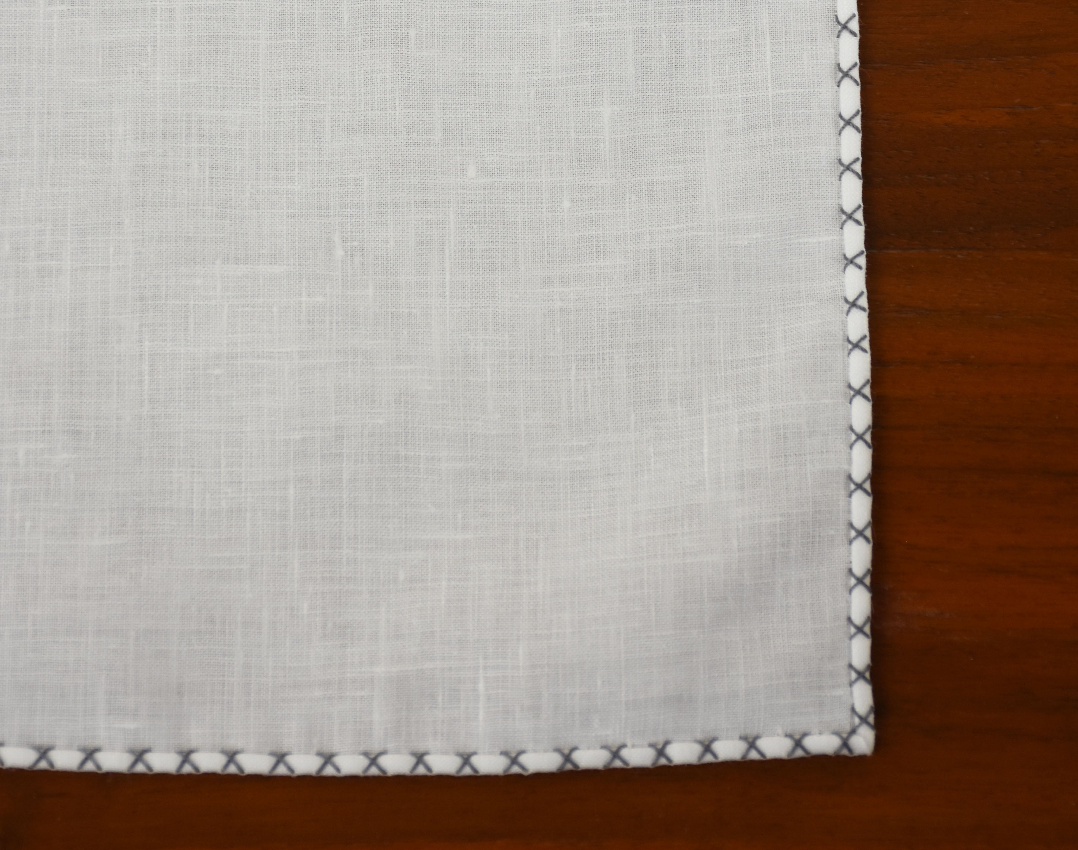 {[en]:Silver Gray X Pattern Belgian White Linen Pocket Square