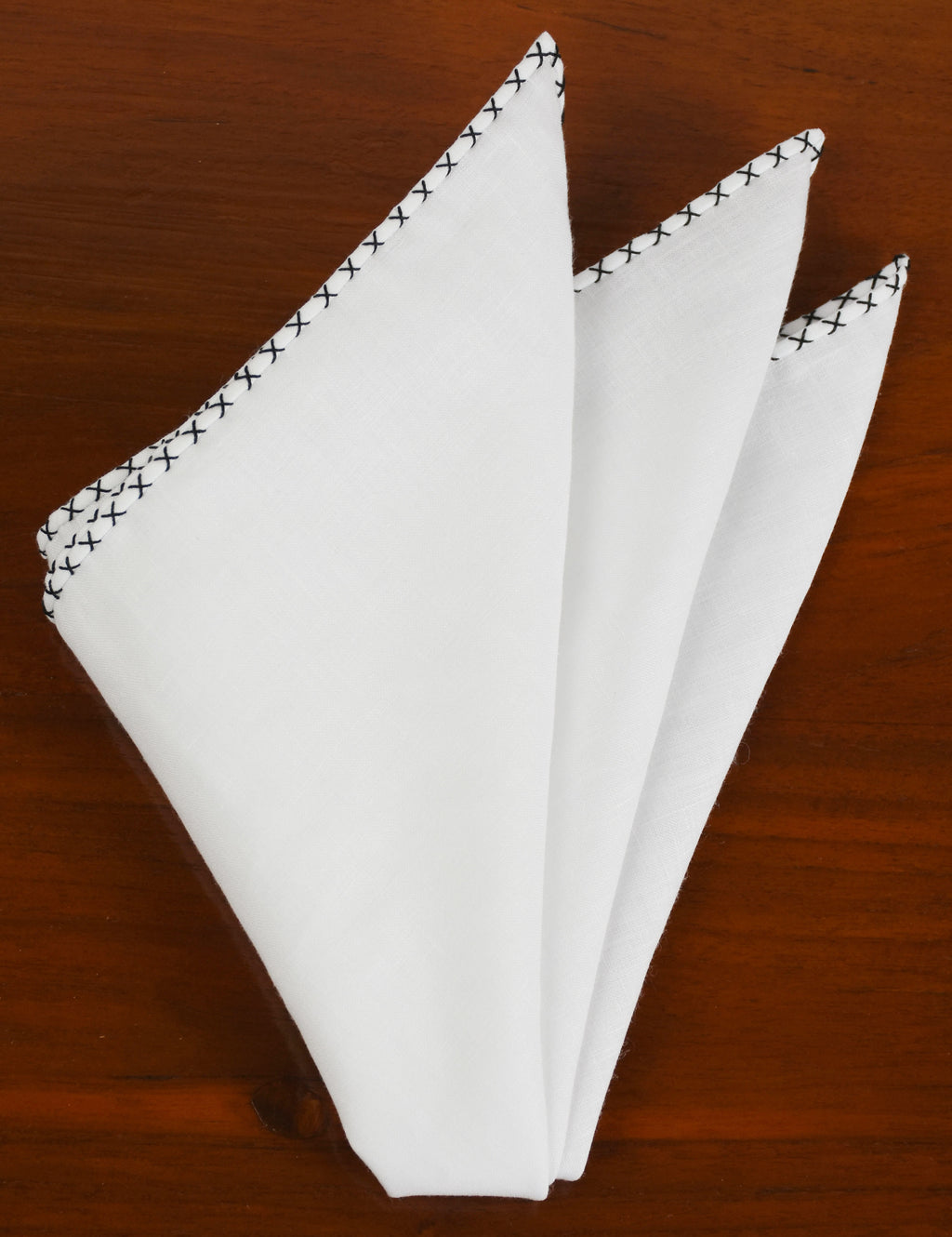 {[en]:Black X Pattern Belgian White Linen Pocket Square