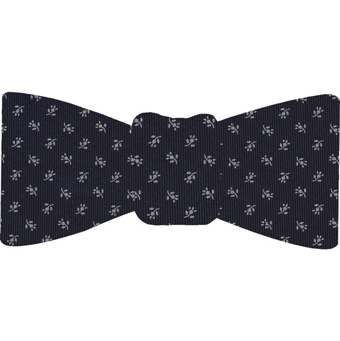 {[en]:White on Midnight Blue Macclesfield Print Silk Bow Tie