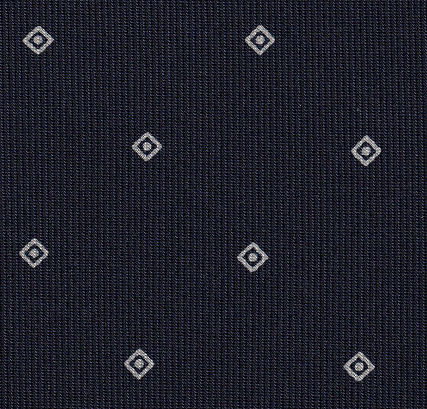 {[en]:Silver/White on Midnight Blue Macclesfield Print Pattern Silk Pocket Square