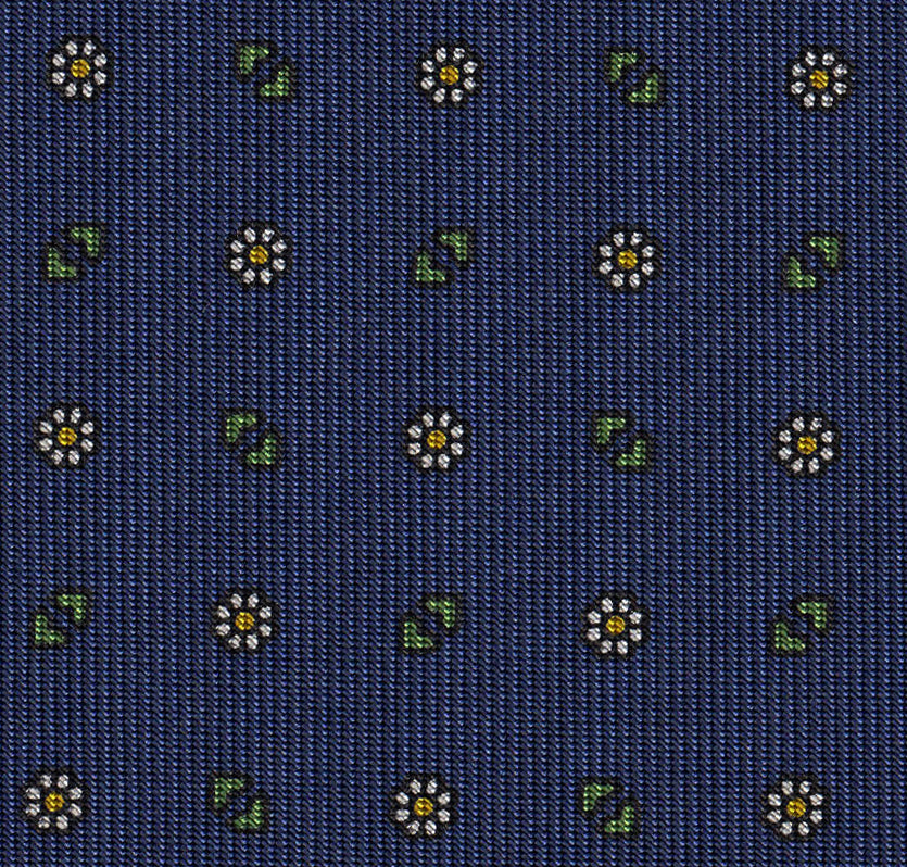 {[en]:Young Leaf Green, Off-White & Yellow Gold on Navy Blue Macclesfield Print Pattern Silk Pocket Square