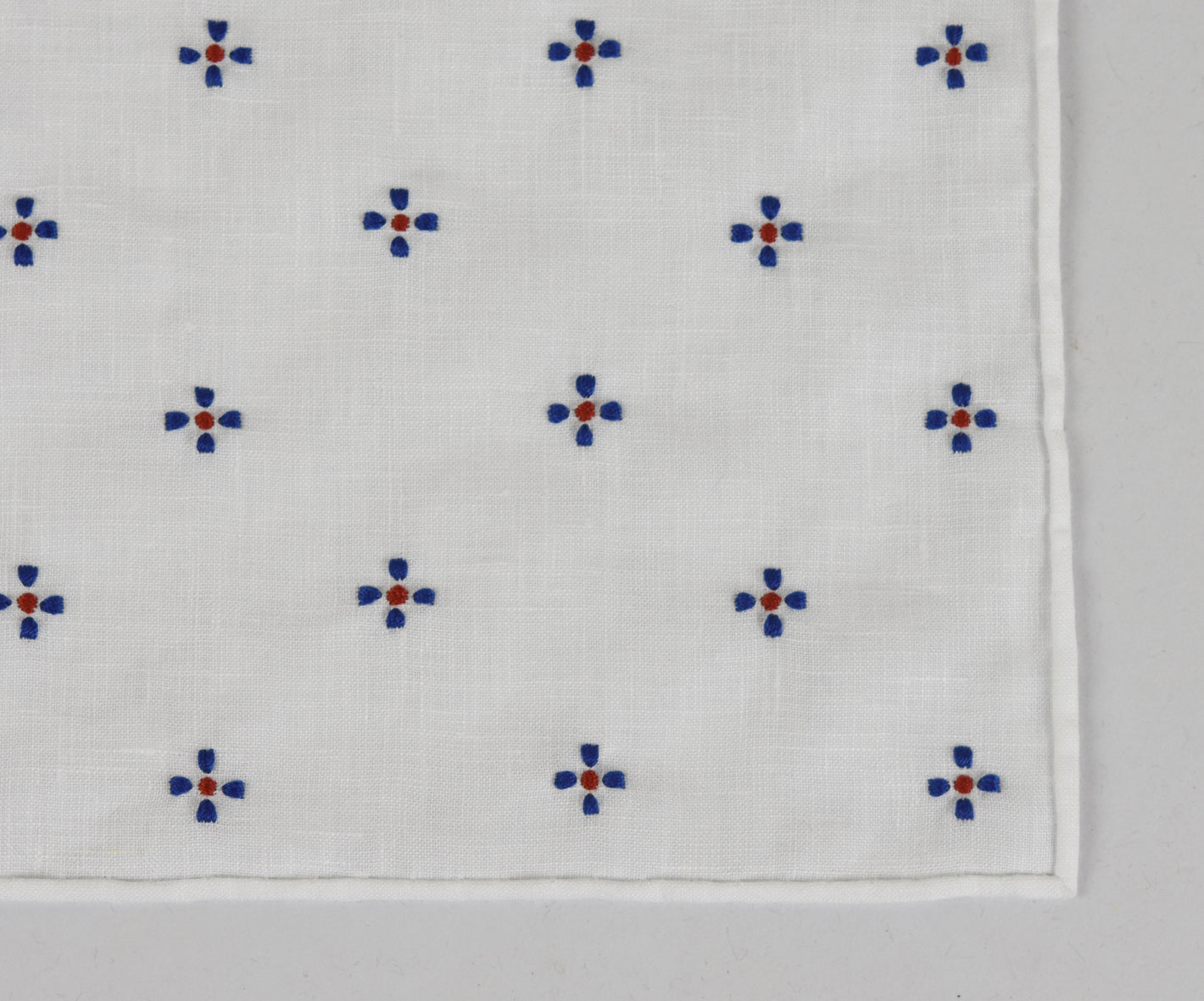 {[en]:Belgian Linen (Hand Sewn) Flower Pocket Square