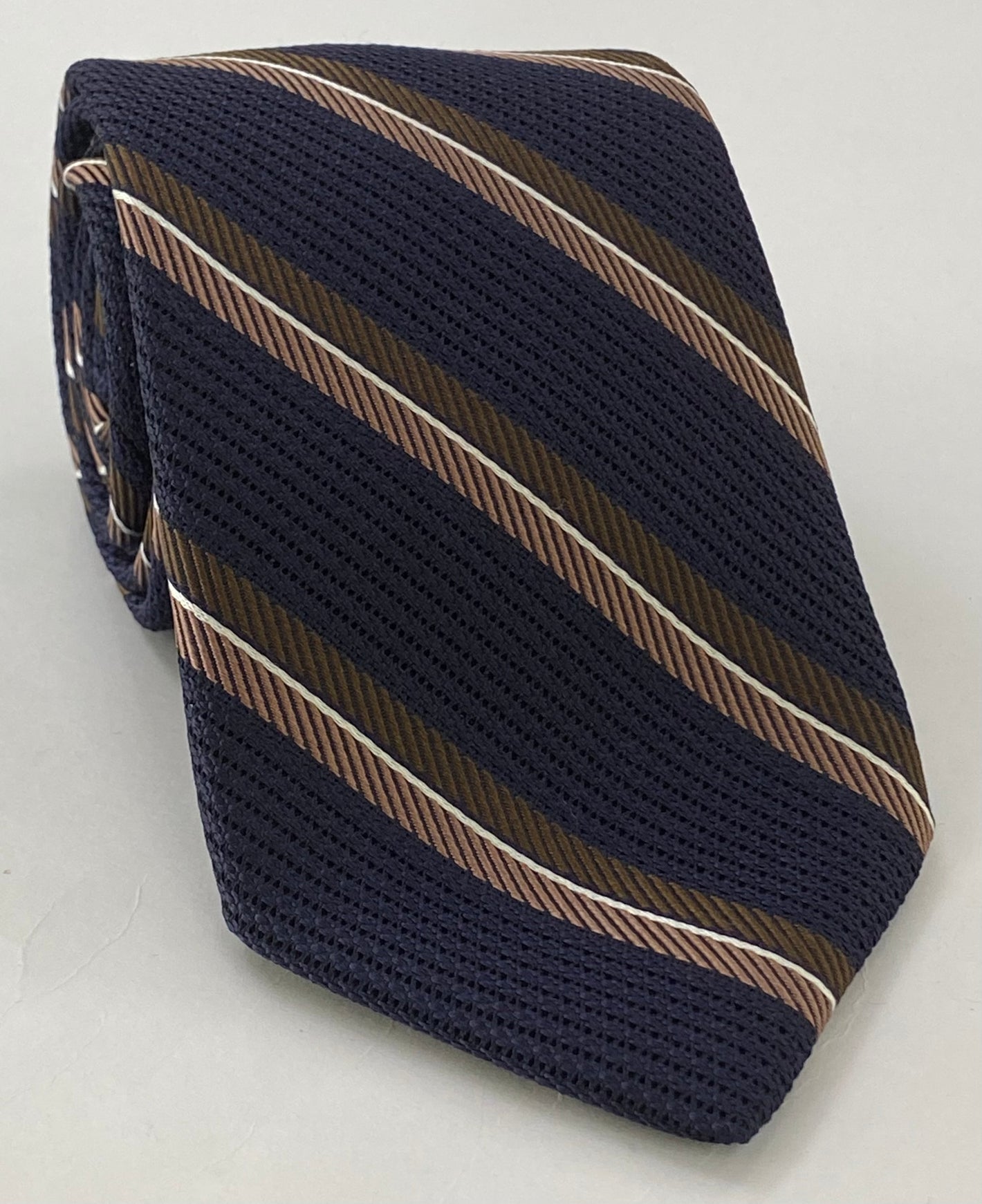 ミッドナイトブルーのグレナディンフィナにチョコレート、ブラウン、ホワイトのサテンストライプシルクタイ GFMST-2