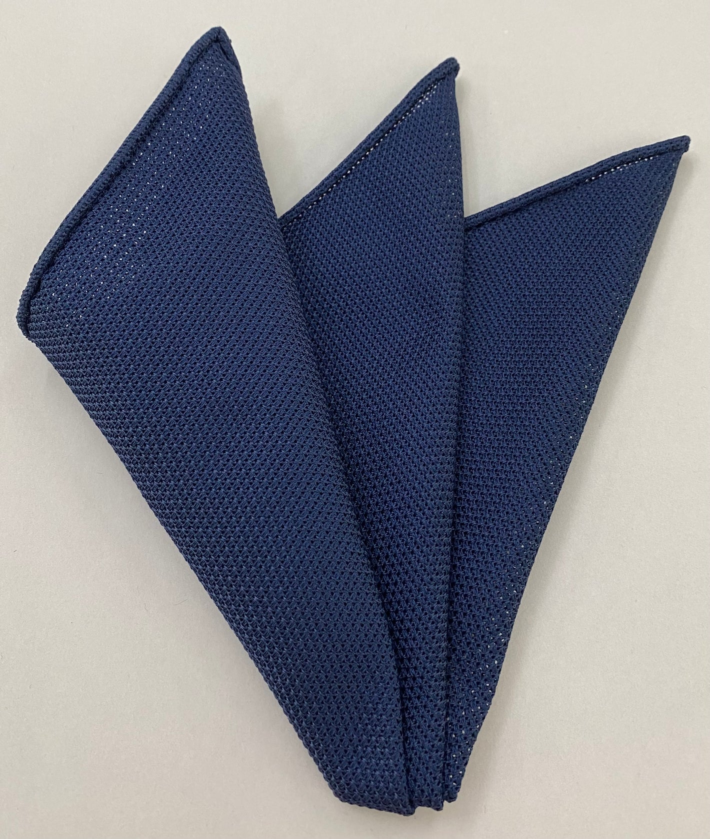 소프트 네이비 그레나딘 피나 실크 포켓 스퀘어 GFP-11