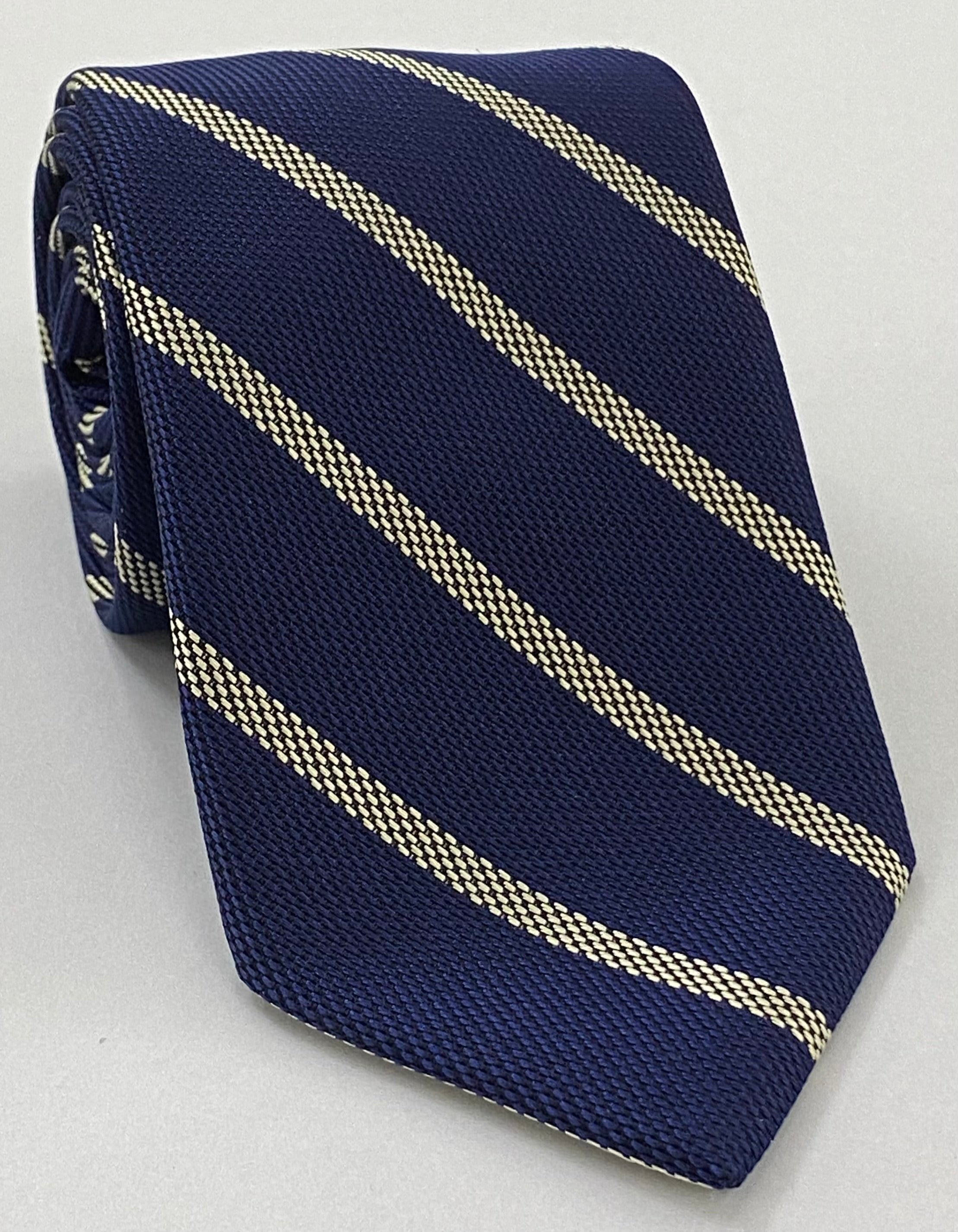 Off-White on Dark Navy Blue Grenadine Fina Single Stripe Silk Tie GFSBT-3
