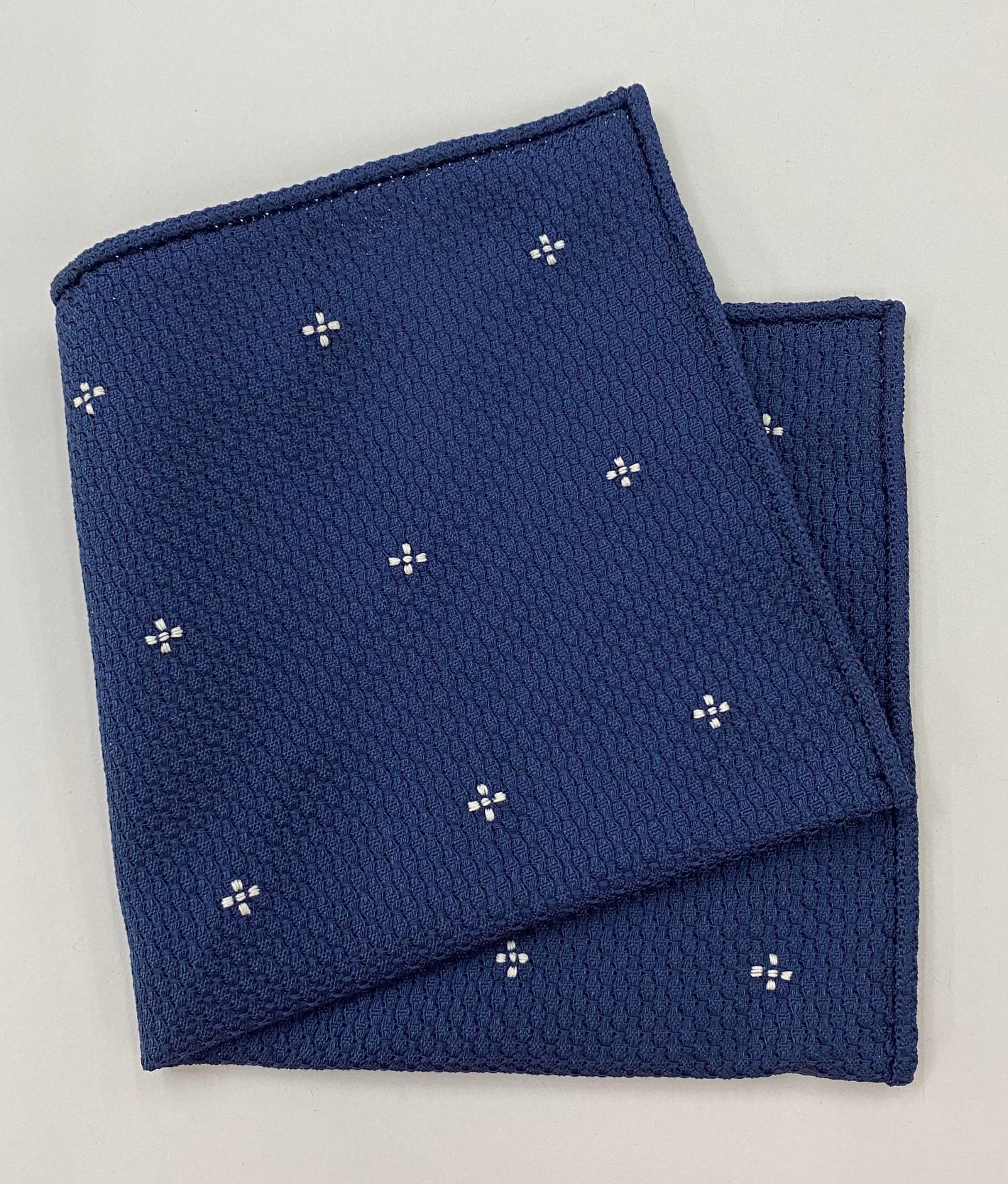 네이비 블루 그레나딘 그로사 화이트 플라워 포켓 스퀘어