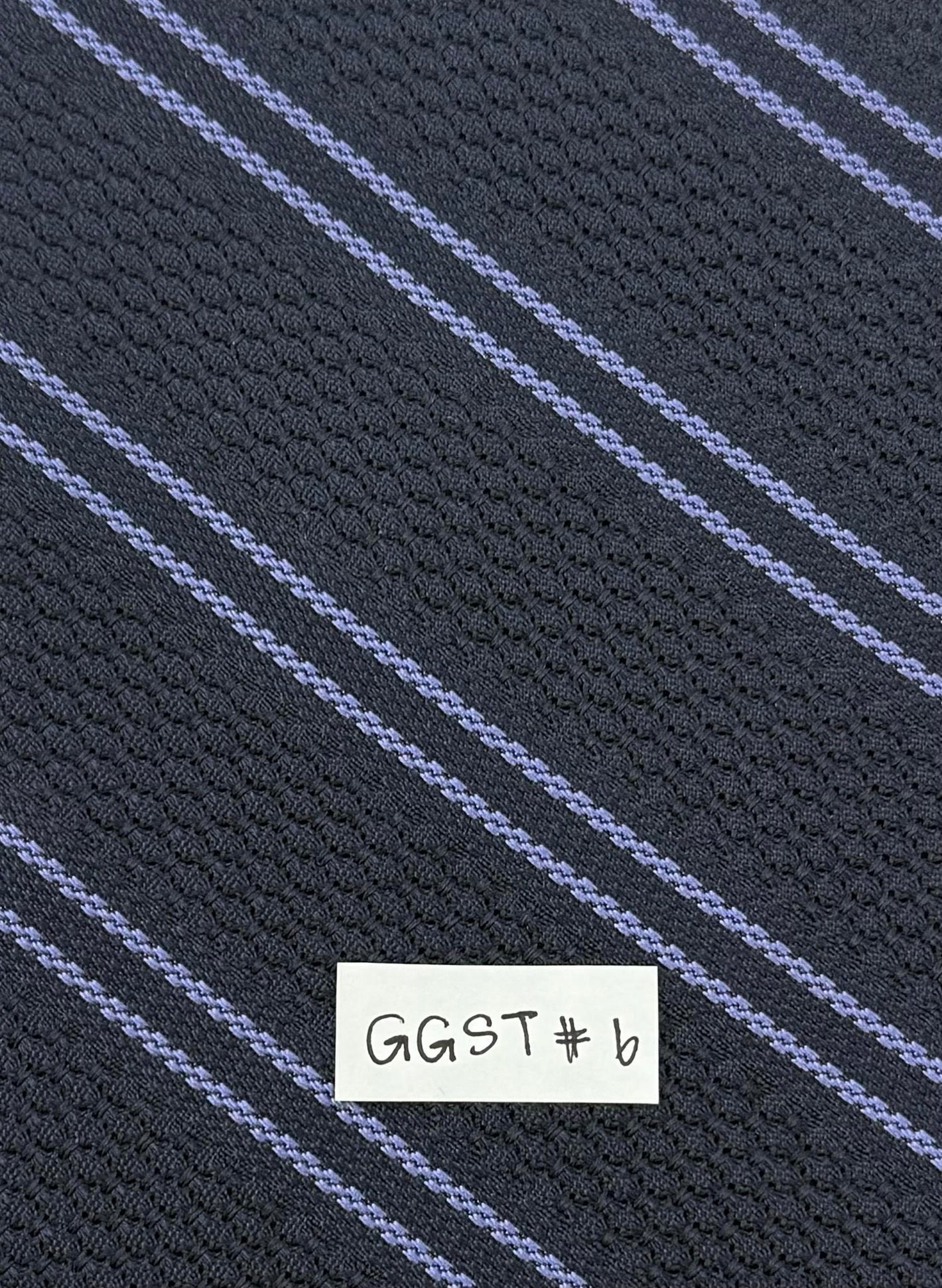 라벤더 스트라이프 온 미드나잇 블루 그레나딘 타이 GGST-6