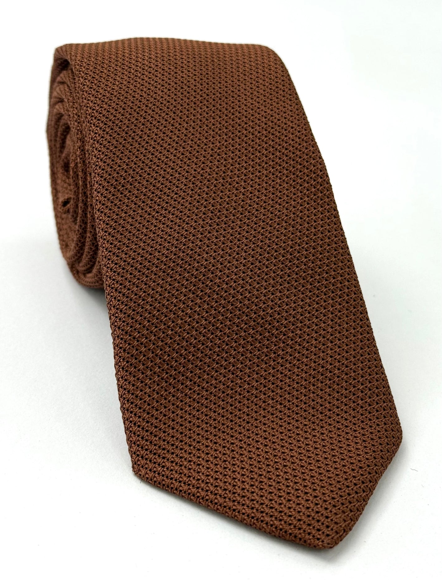 초콜릿 피콜라 그레나딘 실크 타이 GPT-4