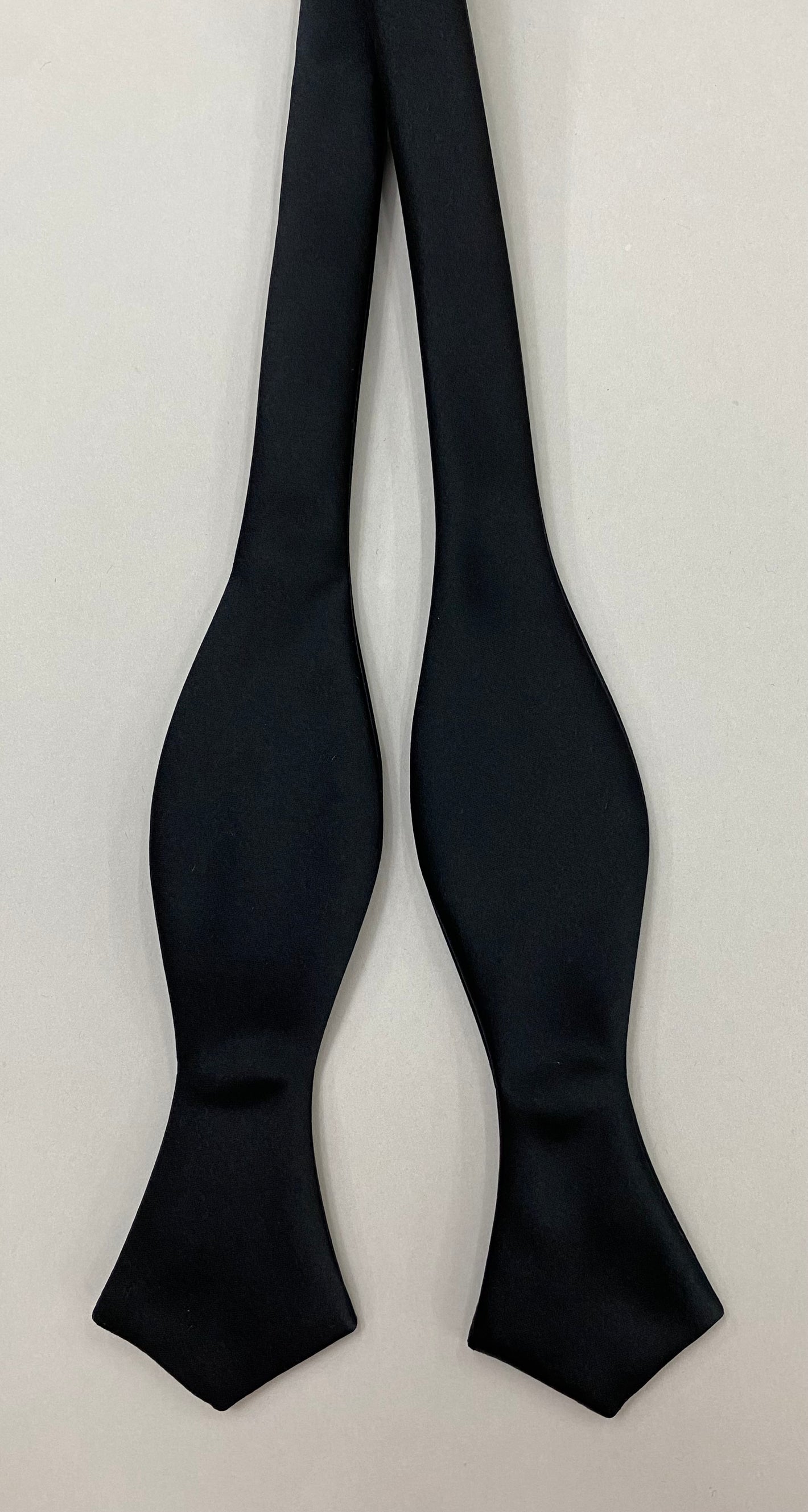 ミッドナイトブルーのサテンシルク蝶ネクタイ ISABT-8