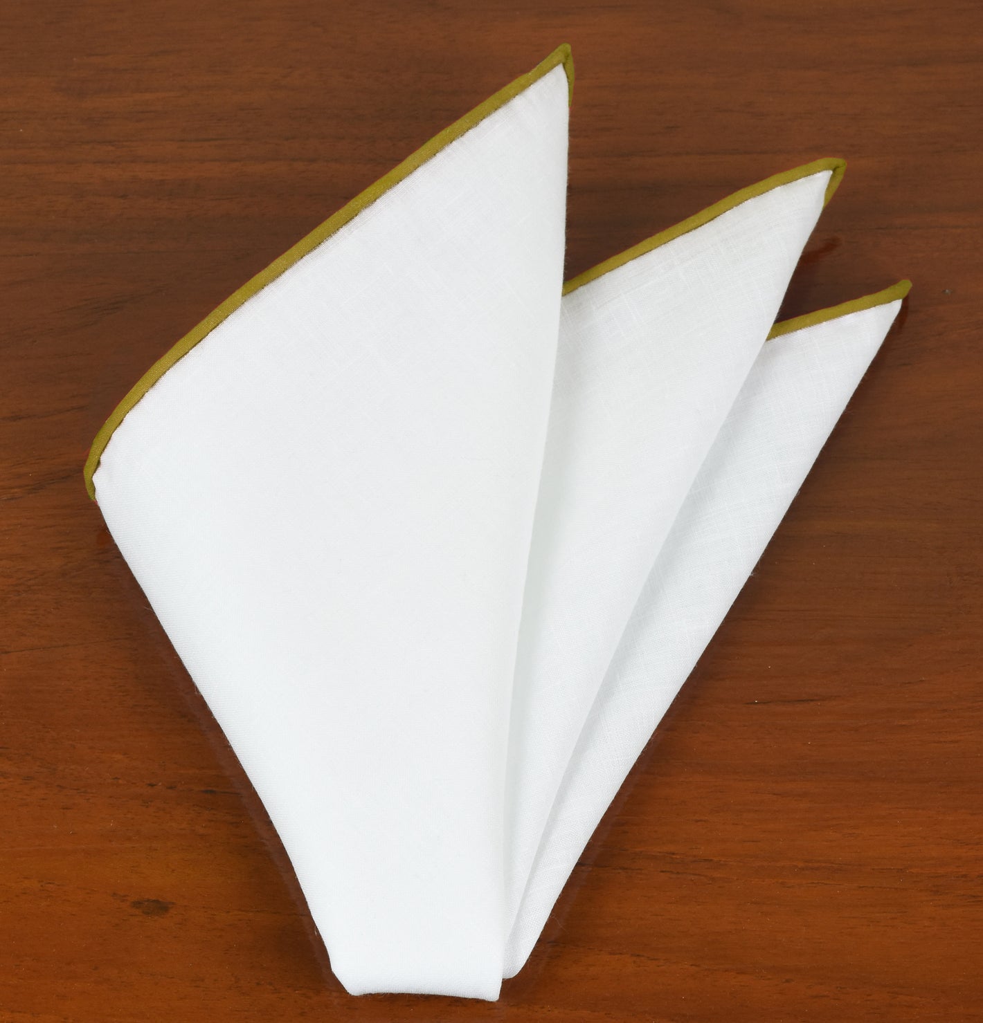 {[en]:White Linen With Gold Contrast Edges Pocket Square
