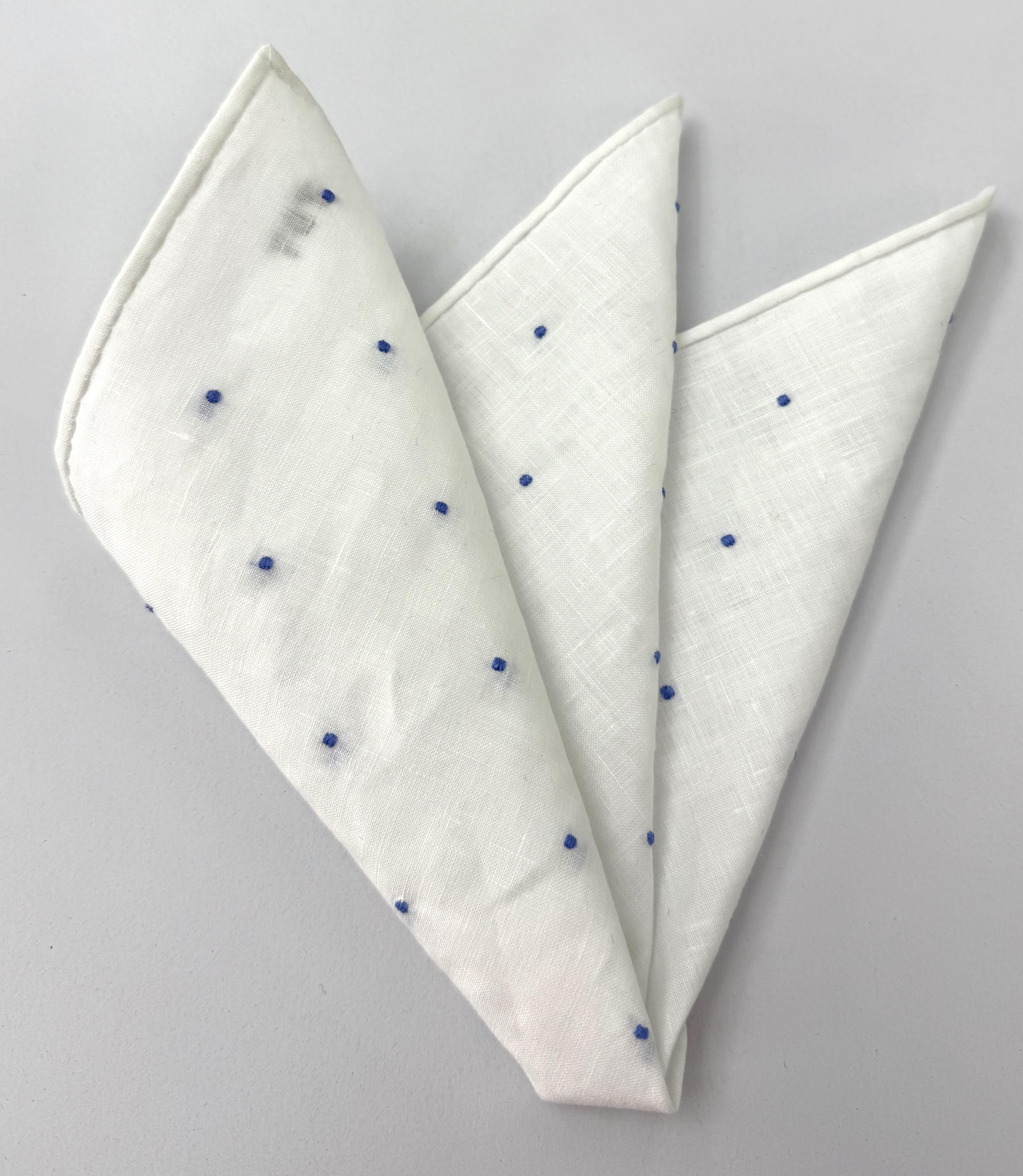 比利時白亞麻搭配天藍色（手工縫製）針點口袋方巾 LLDPS-3