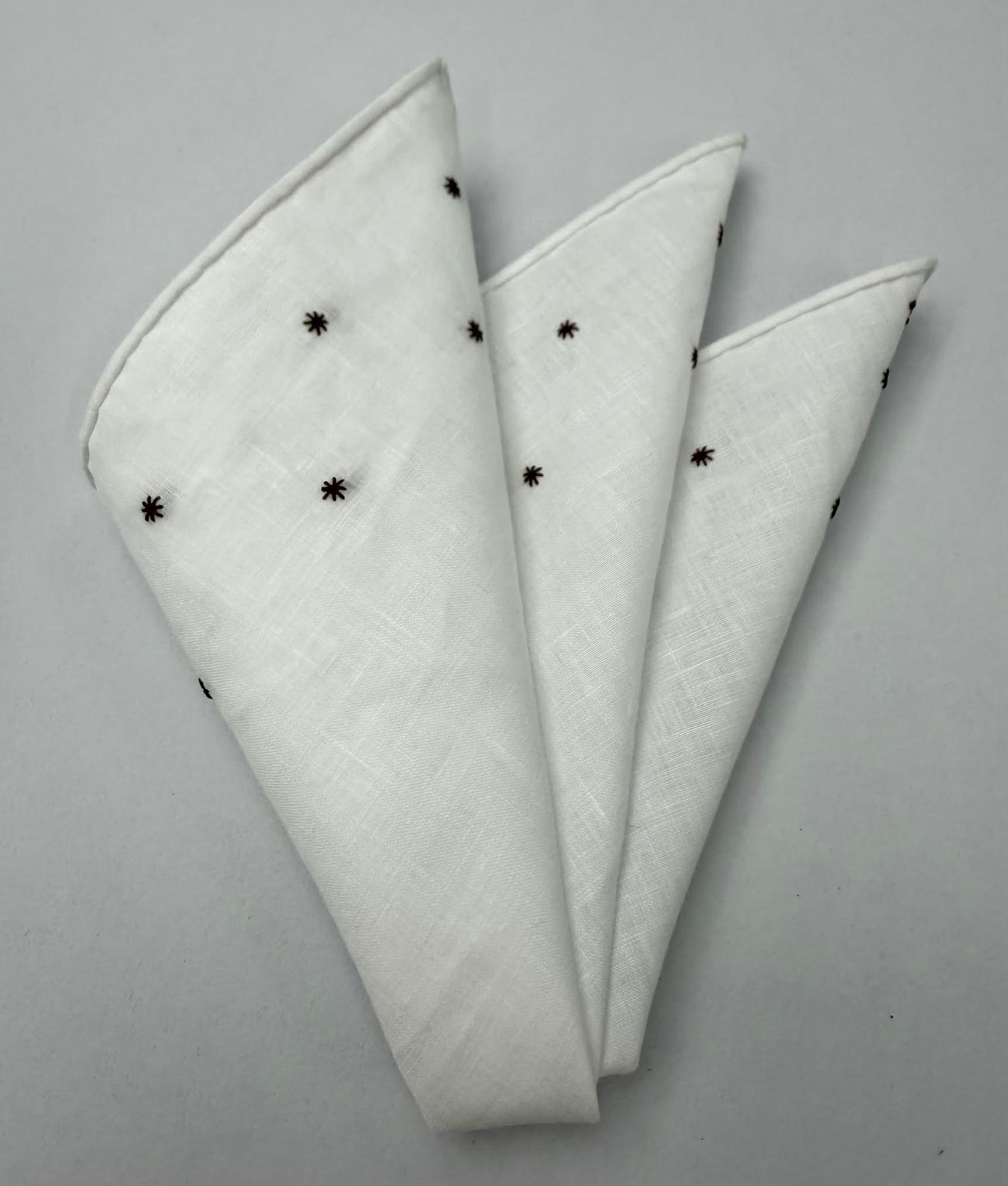 벨기에산 화이트 린넨 2줄 자수 별 포켓 스퀘어 LLEP-2LS