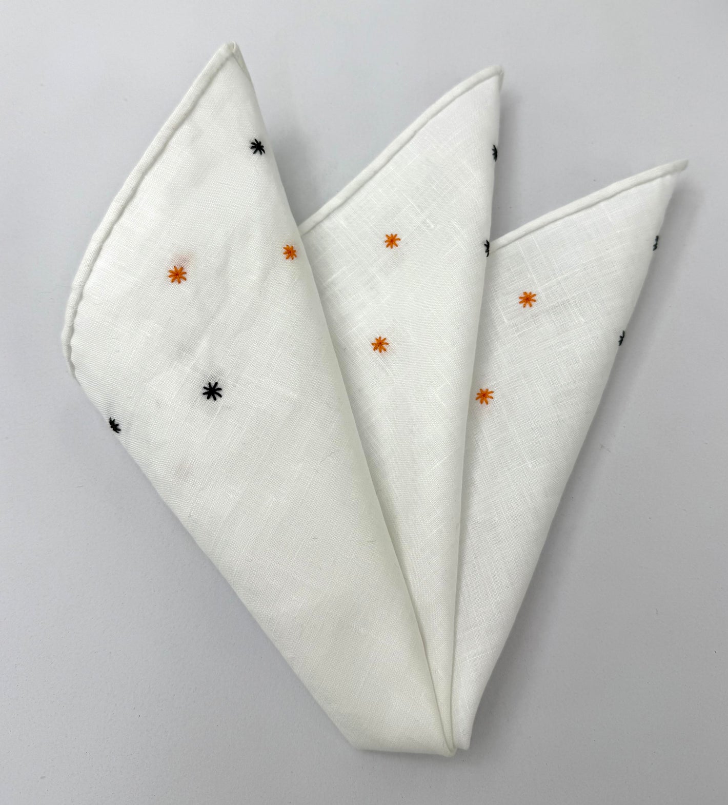 벨기에산 화이트 린넨 2줄 자수 별 포켓 스퀘어 LLEP-2LS