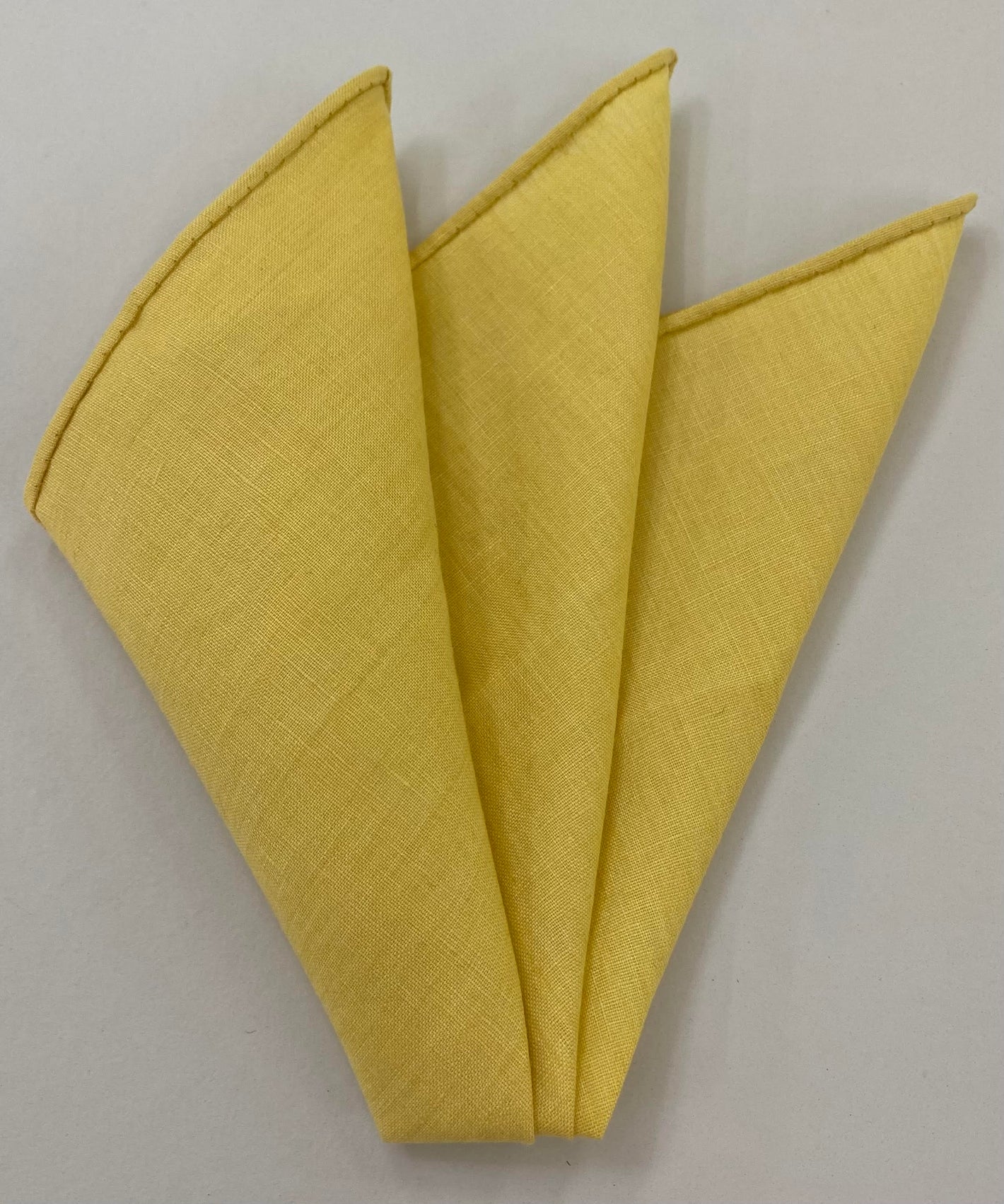 ライトイエローのベルギーリネンポケットチーフ #LLPS-5