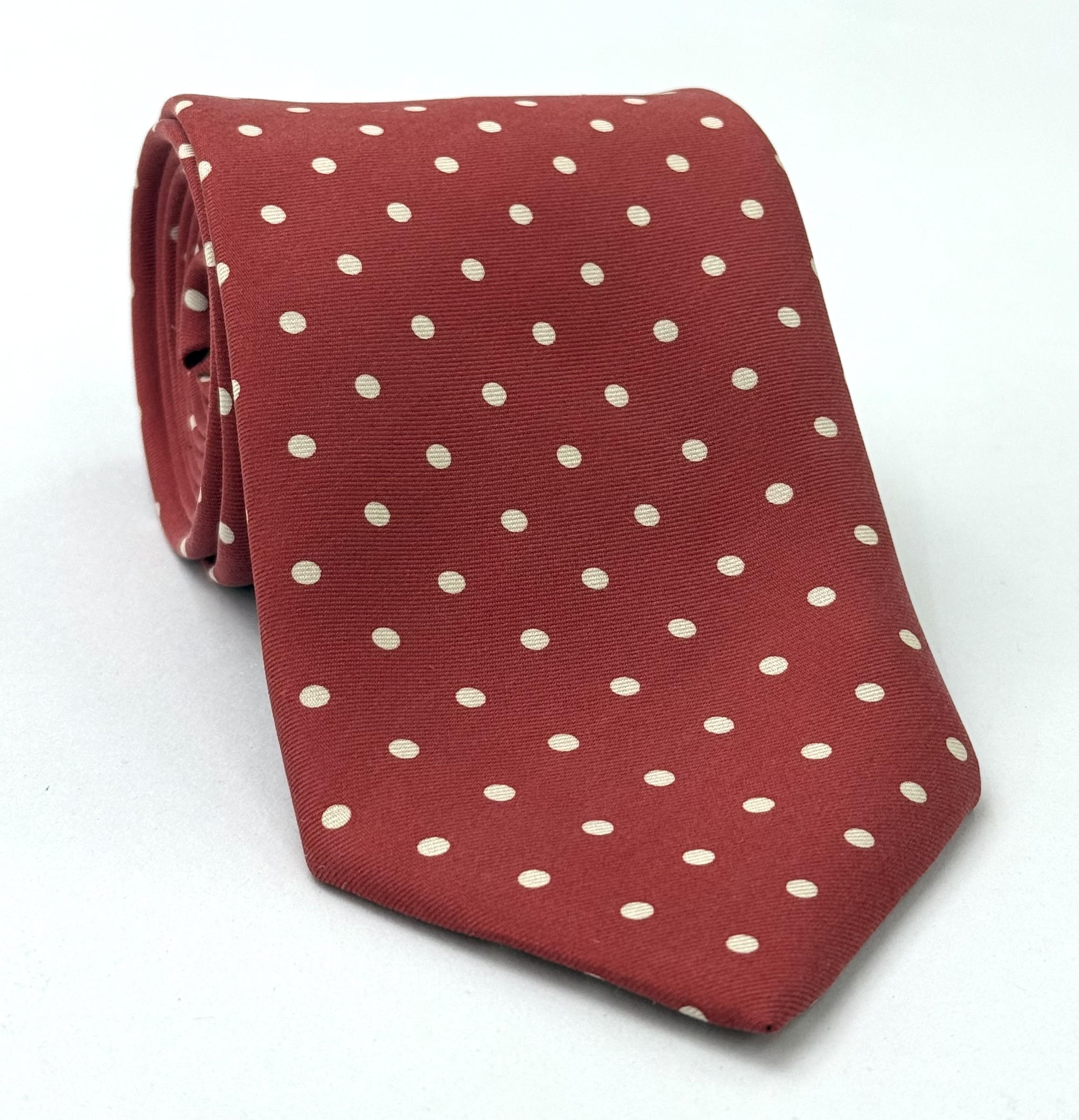 ライトレッドプリントドットのオフホワイトシルクタイ MCDT-41