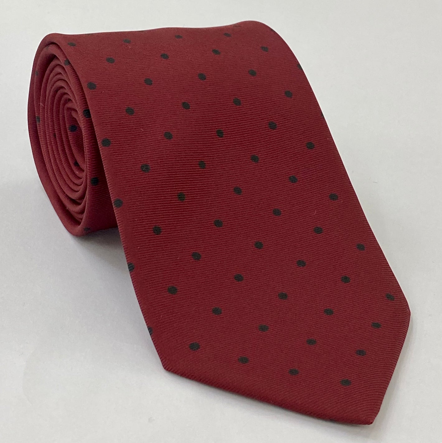 ダークレッド地にダークフォレストグリーンのプリントドットシルクタイ MCDT-45