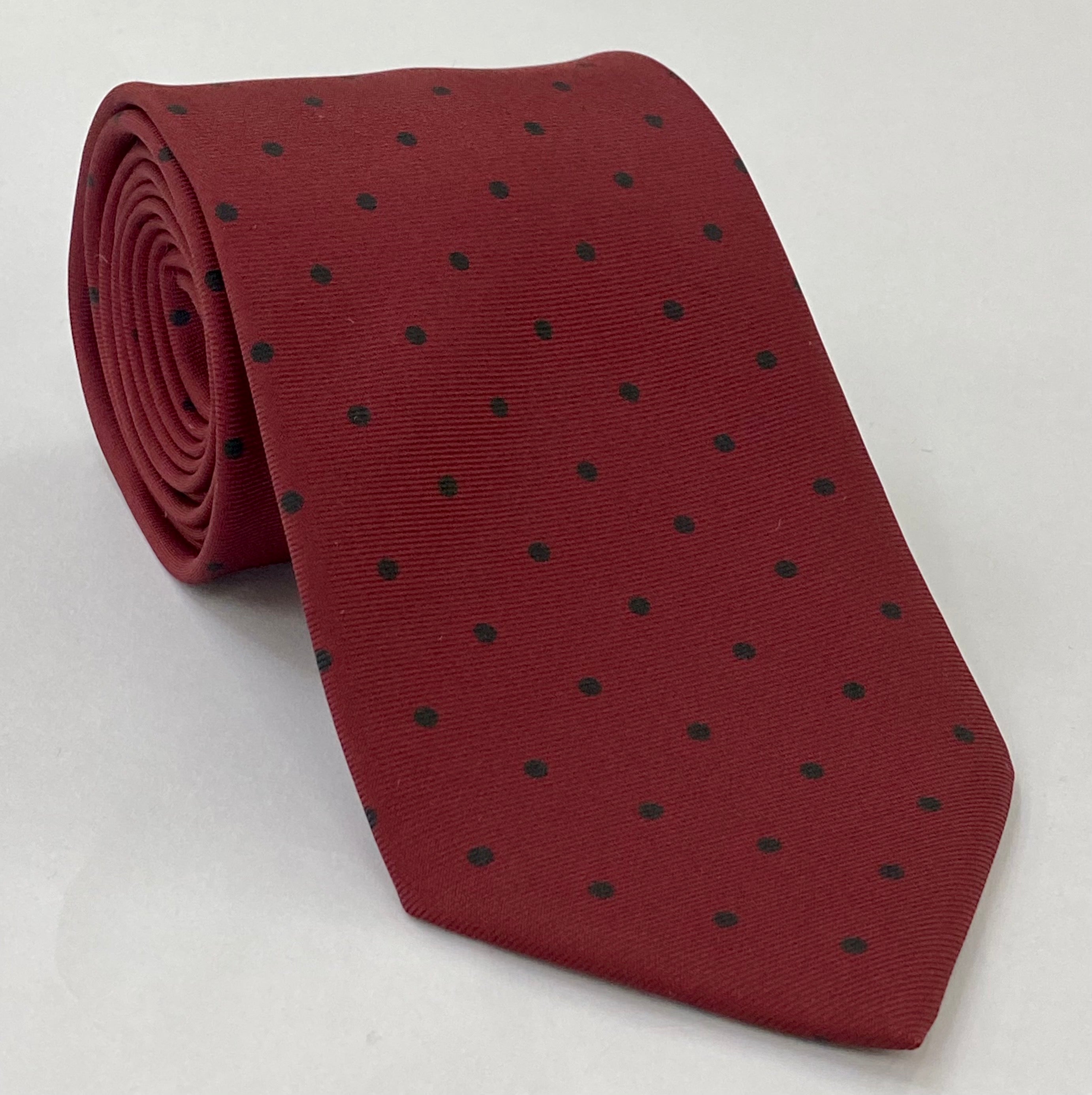 ダークレッド地にダークフォレストグリーンのプリントドットシルクタイ MCDT-45
