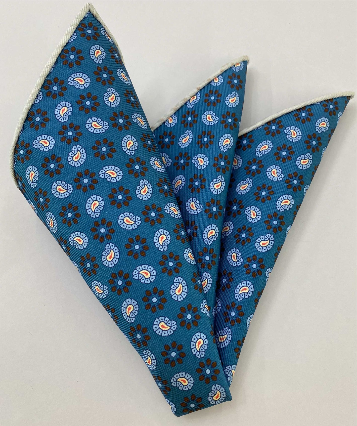 マクルズフィールド モダンマダー プリントシルク ポケットスクエア MMPP-7