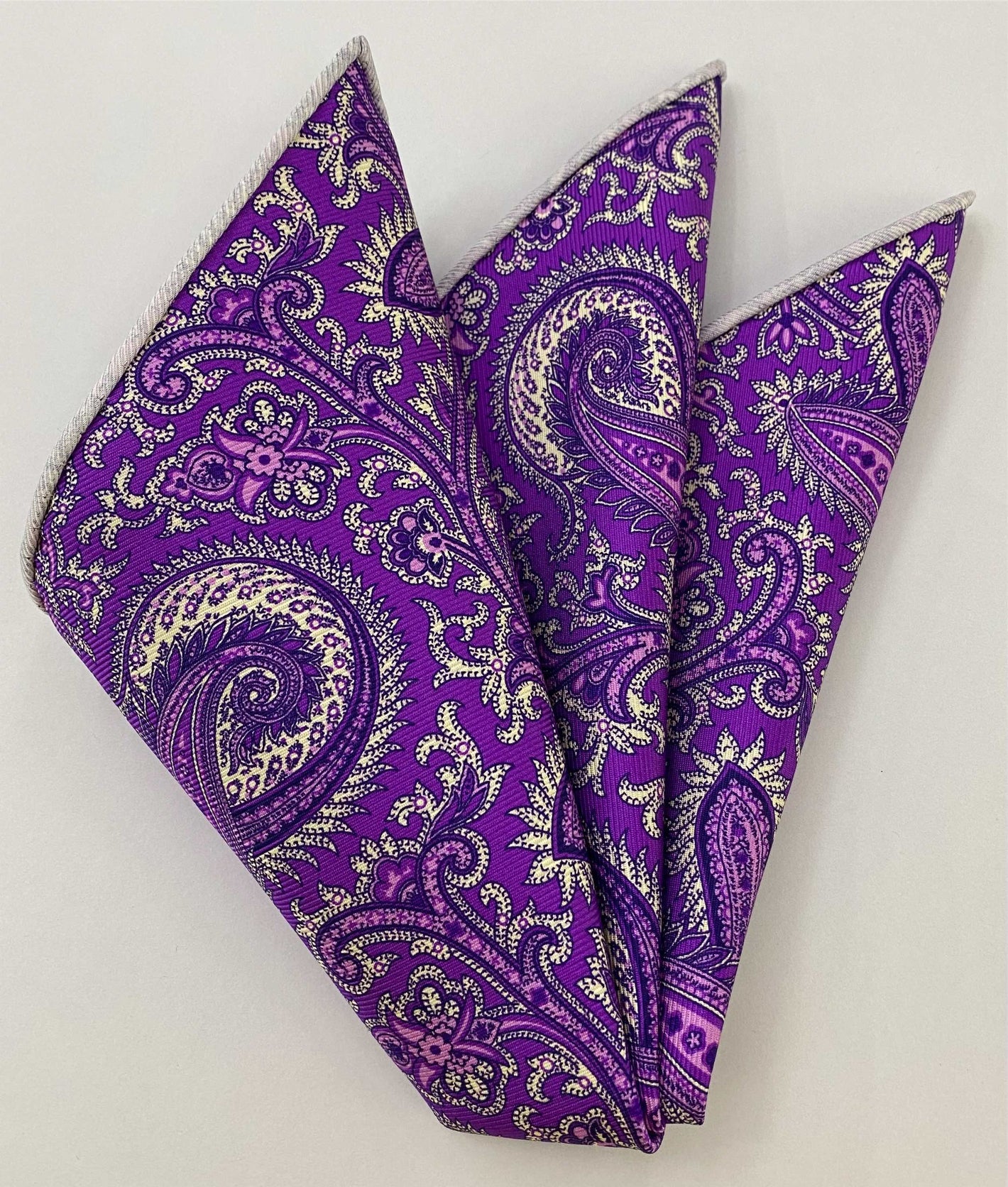 マクルズフィールド モダンマダー プリントシルク ポケットスクエア MMPP-10