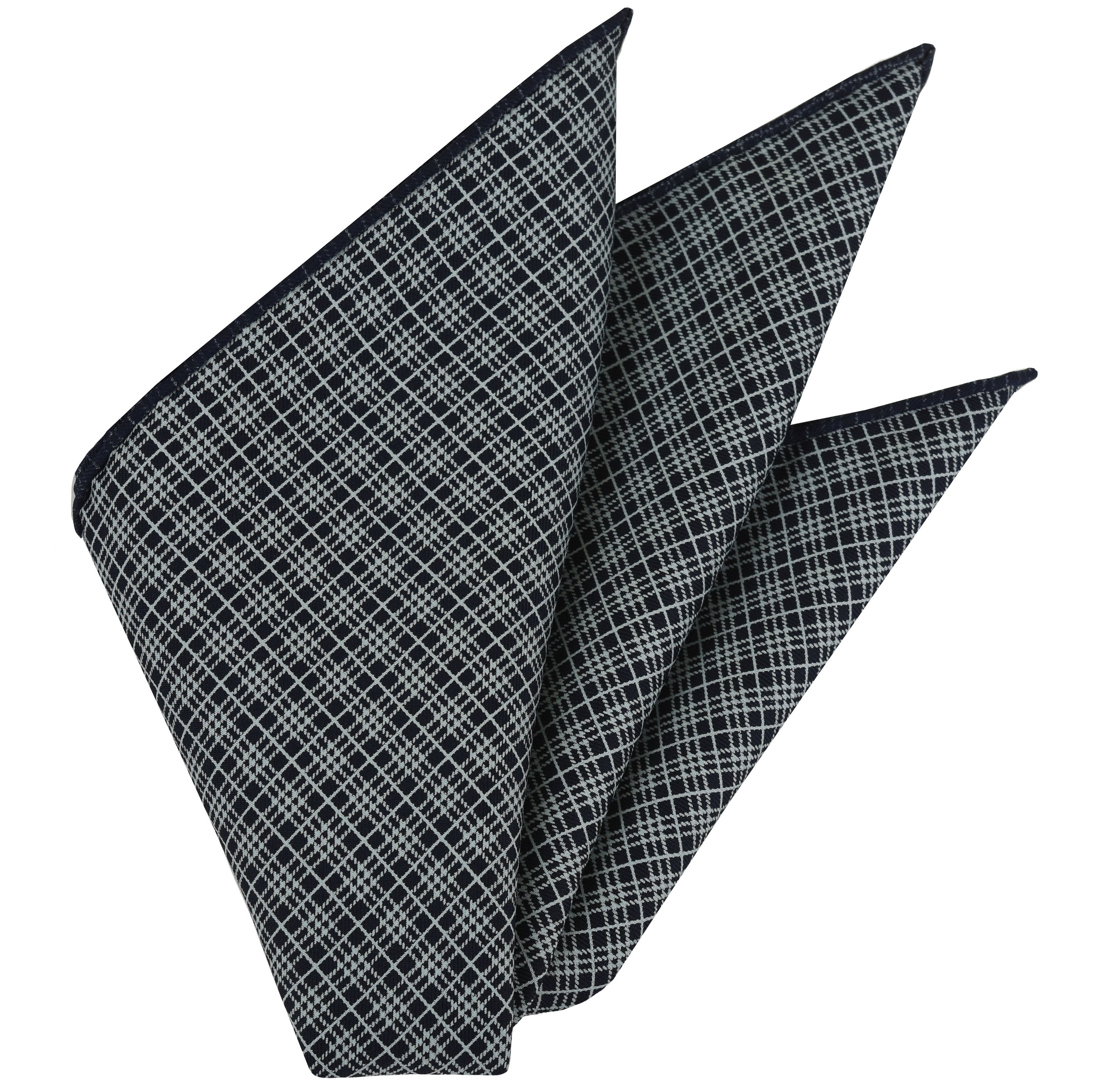 {[en]:White On Midnight Blue Macclesfield Silk Pocket Square