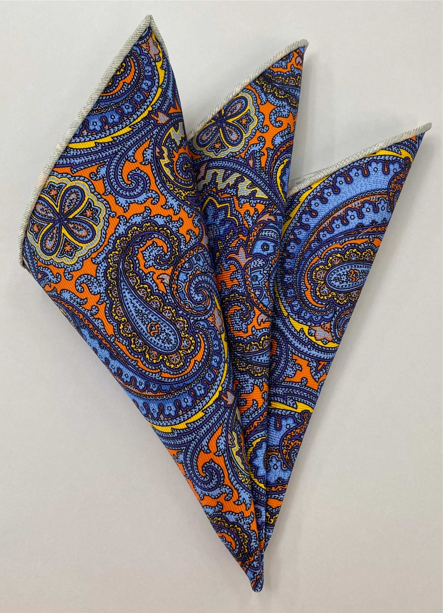 맥클스필드 프린트 실크 포켓 스퀘어 MCP-708