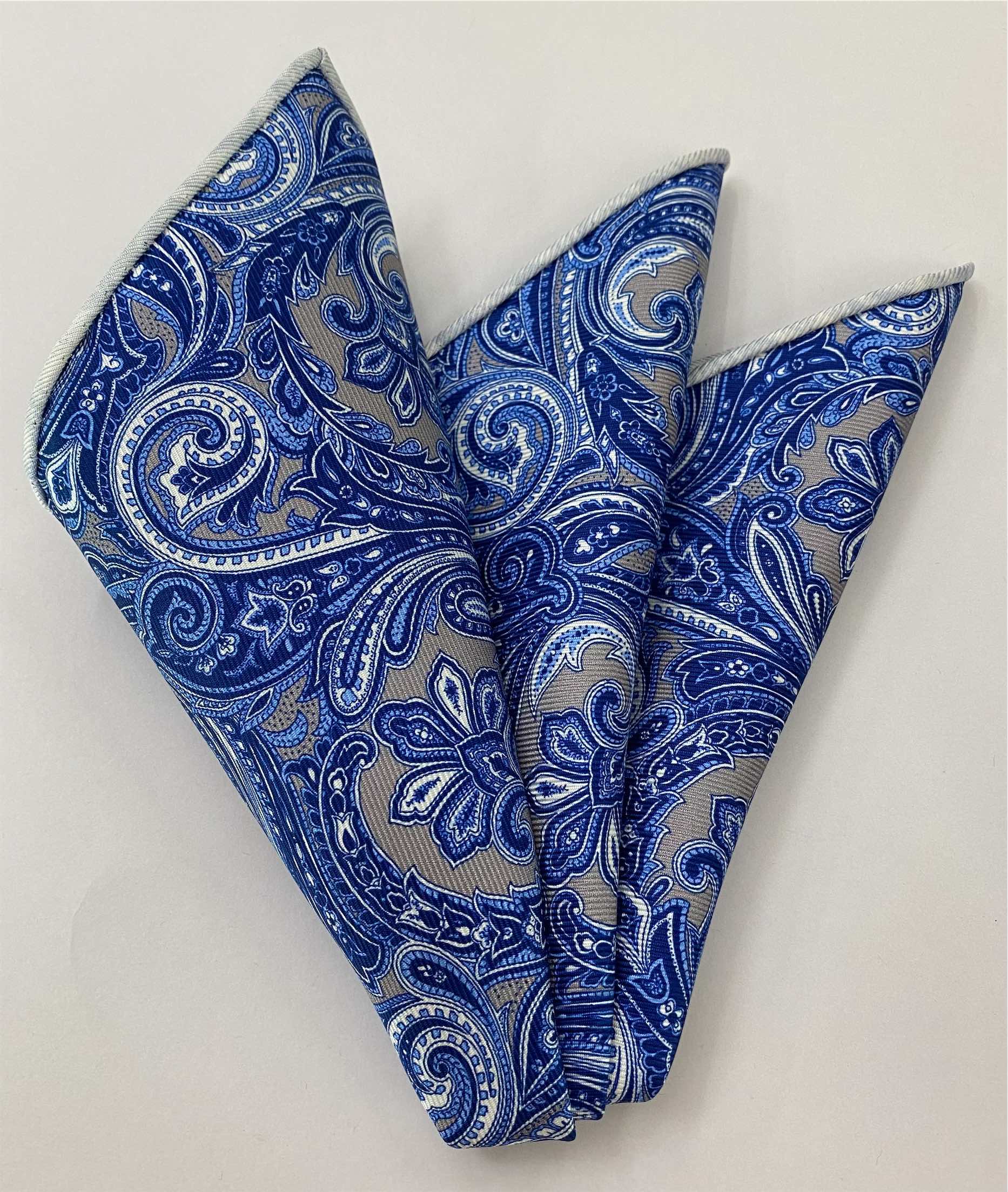 淺藍色與米白色在藍色上 Macclesfield 印花絲口袋方巾 MCP-756