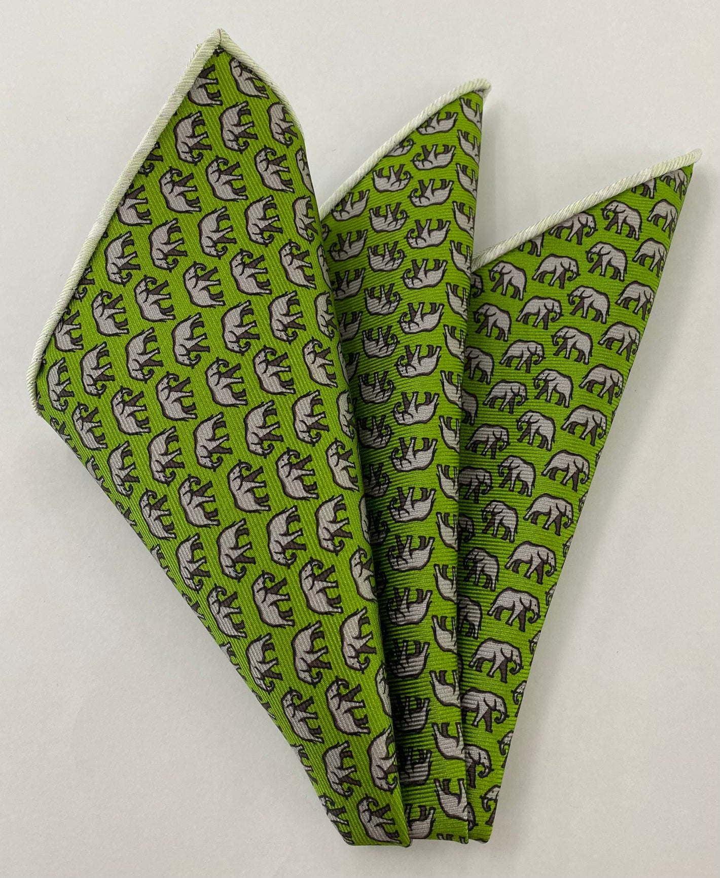 マクルズフィールド プリントシルク ポケットスクエア MCP-760