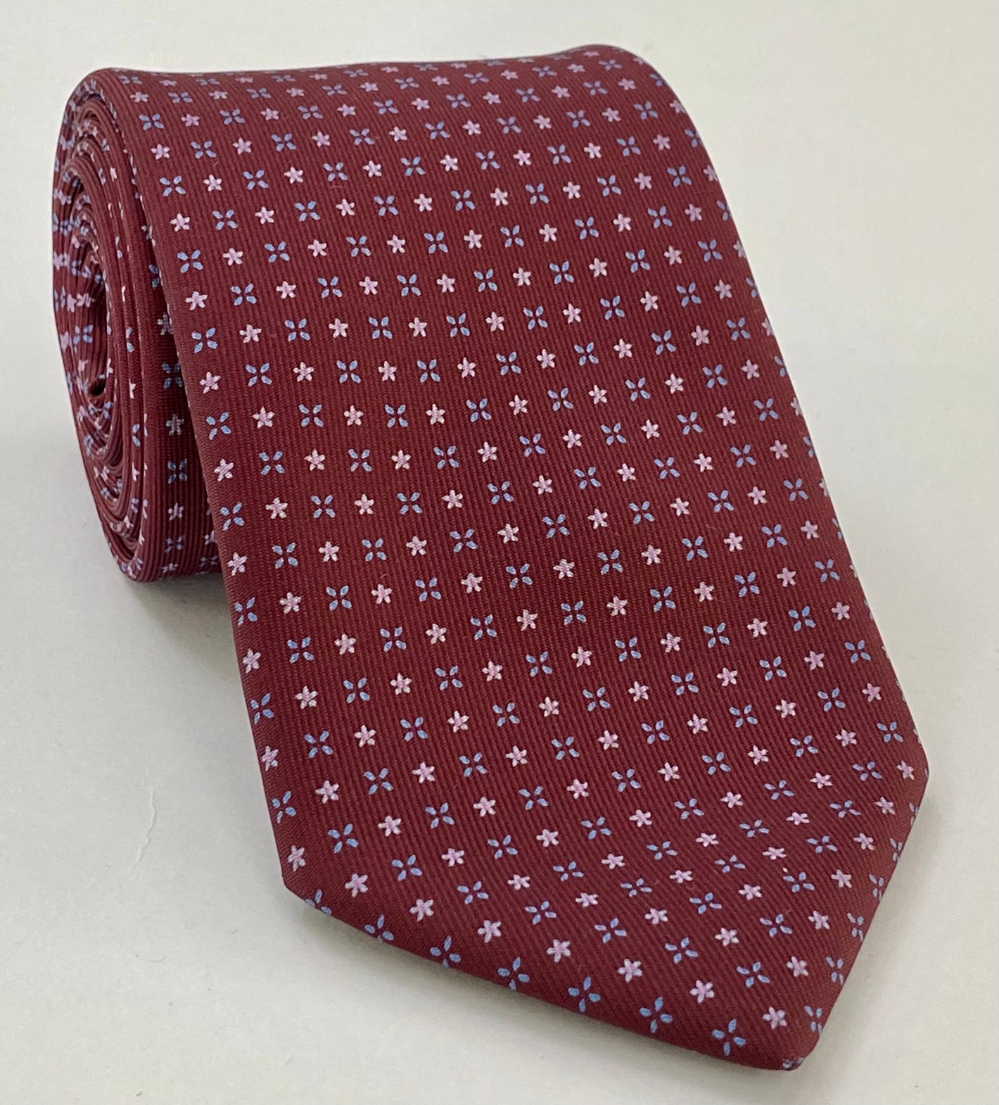 ダークレッドのマクルズフィールドプリント シルクタイ（スカイブルー＆ピンク） MCT-423