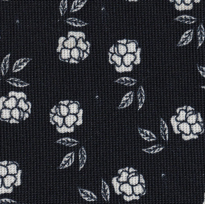 {[en]:White on Midnight Macclesfield Print Pattern Silk Tie