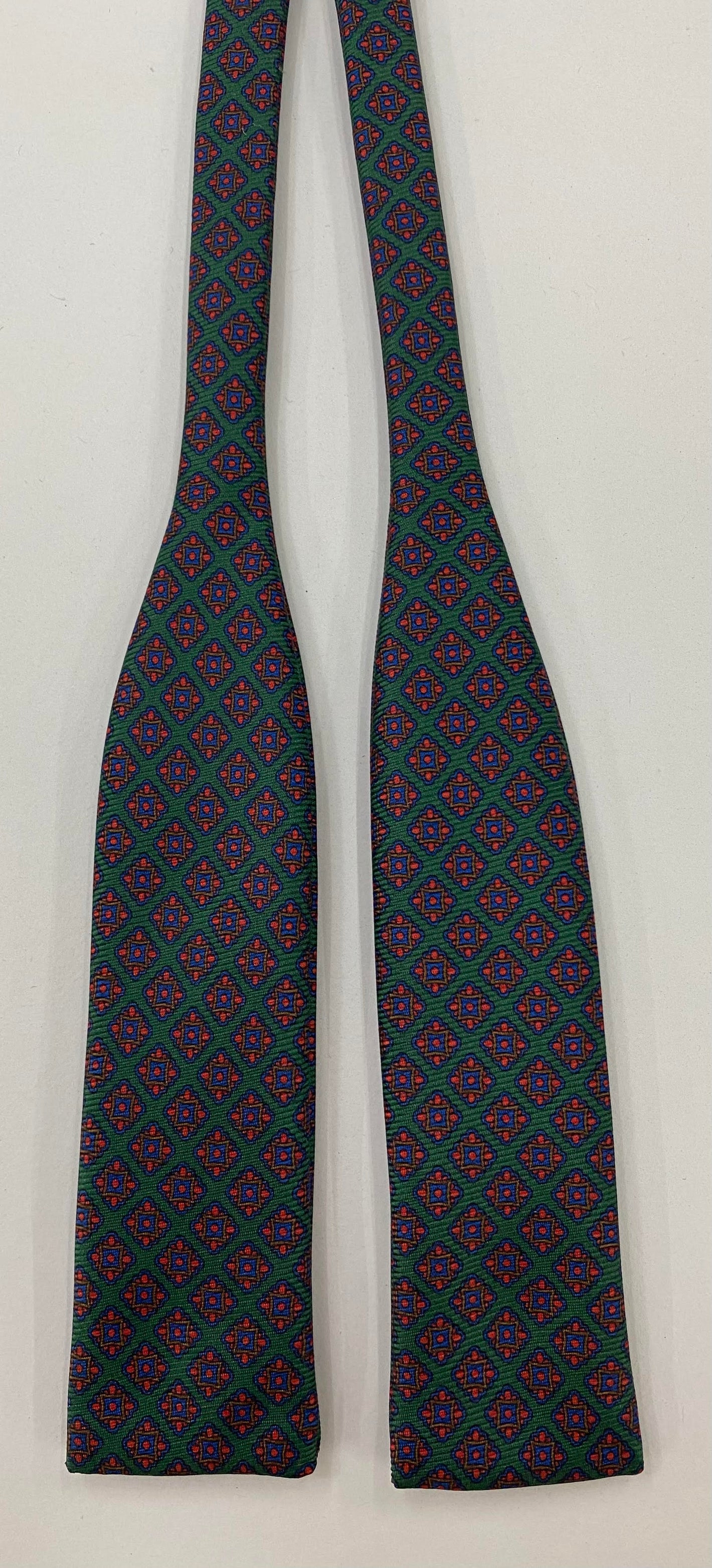 マクルズフィールド モダンマダー プリントシルク ボウタイ MMPBT-191