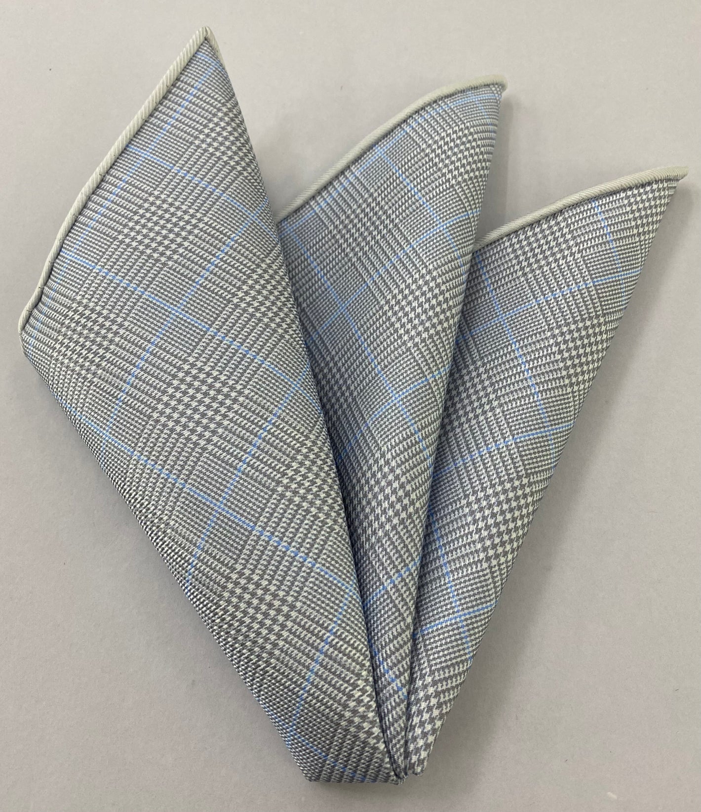 マクルズフィールド・マダー プリントシルク ポケットスクエア MMPLP-196