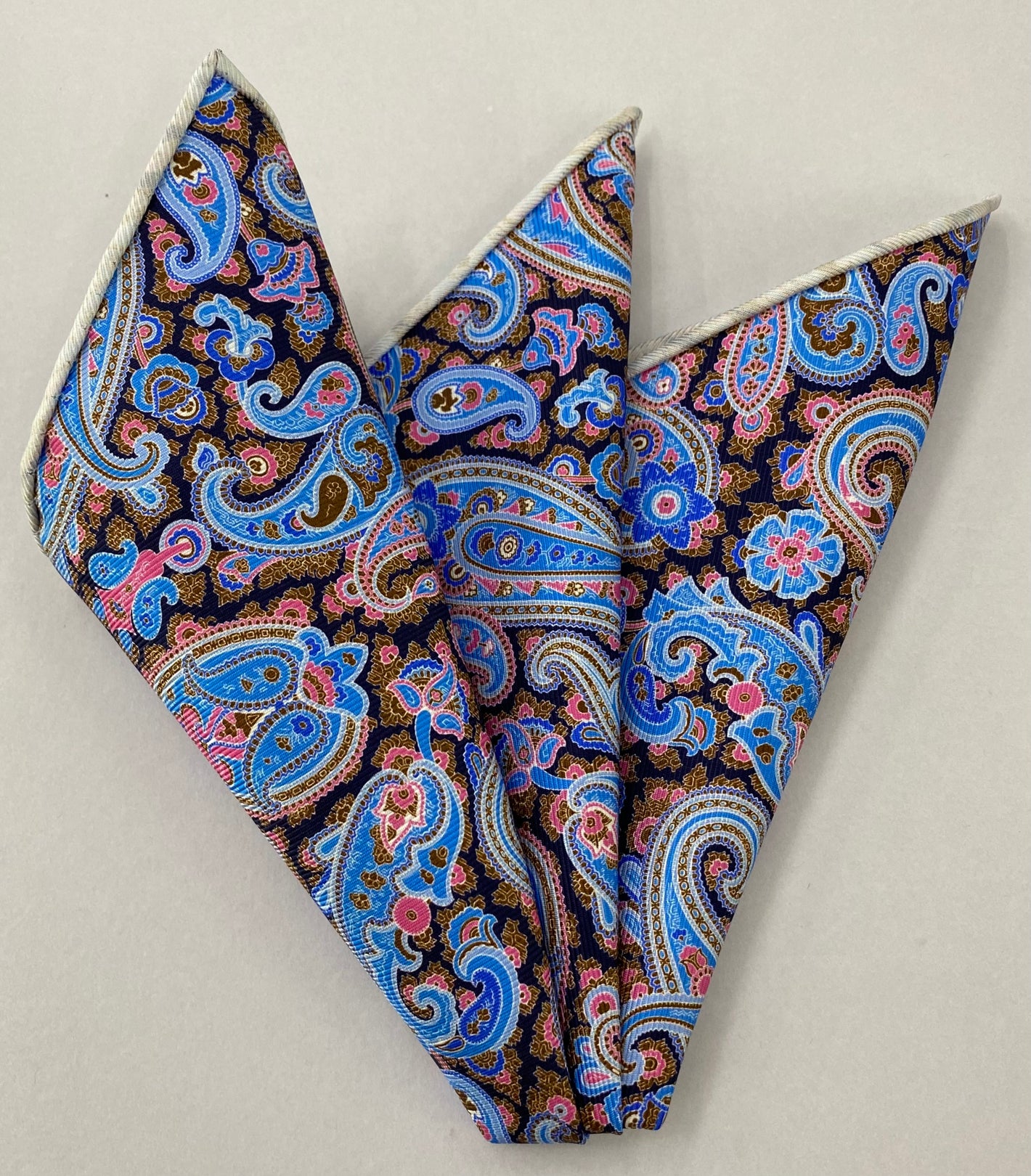 モダンマダー マクルズフィールド プリントシルク ポケットスクエア MMPP-100