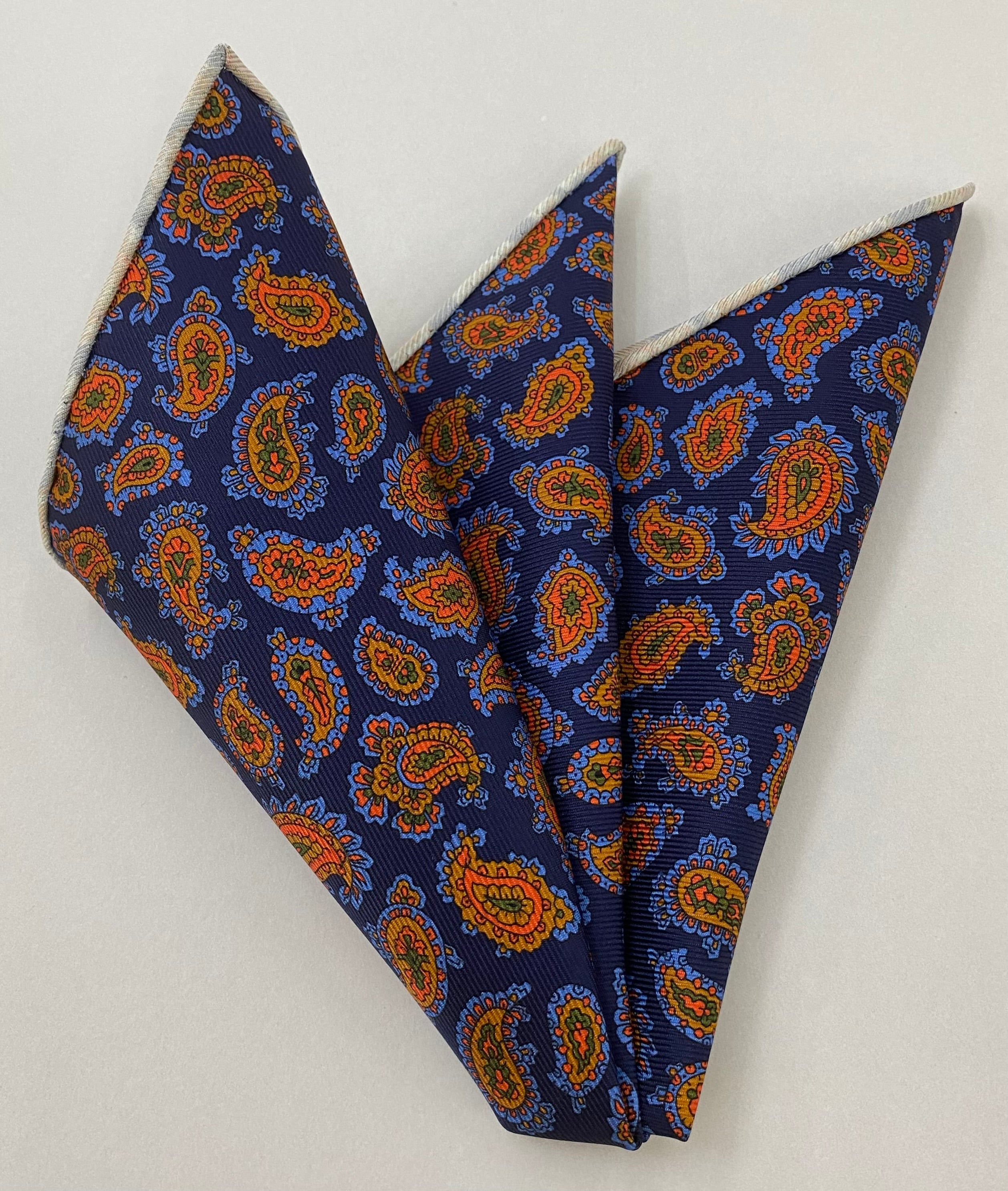 모던 마더 맥클스필드 프린트 실크 포켓 스퀘어 MMPP-107