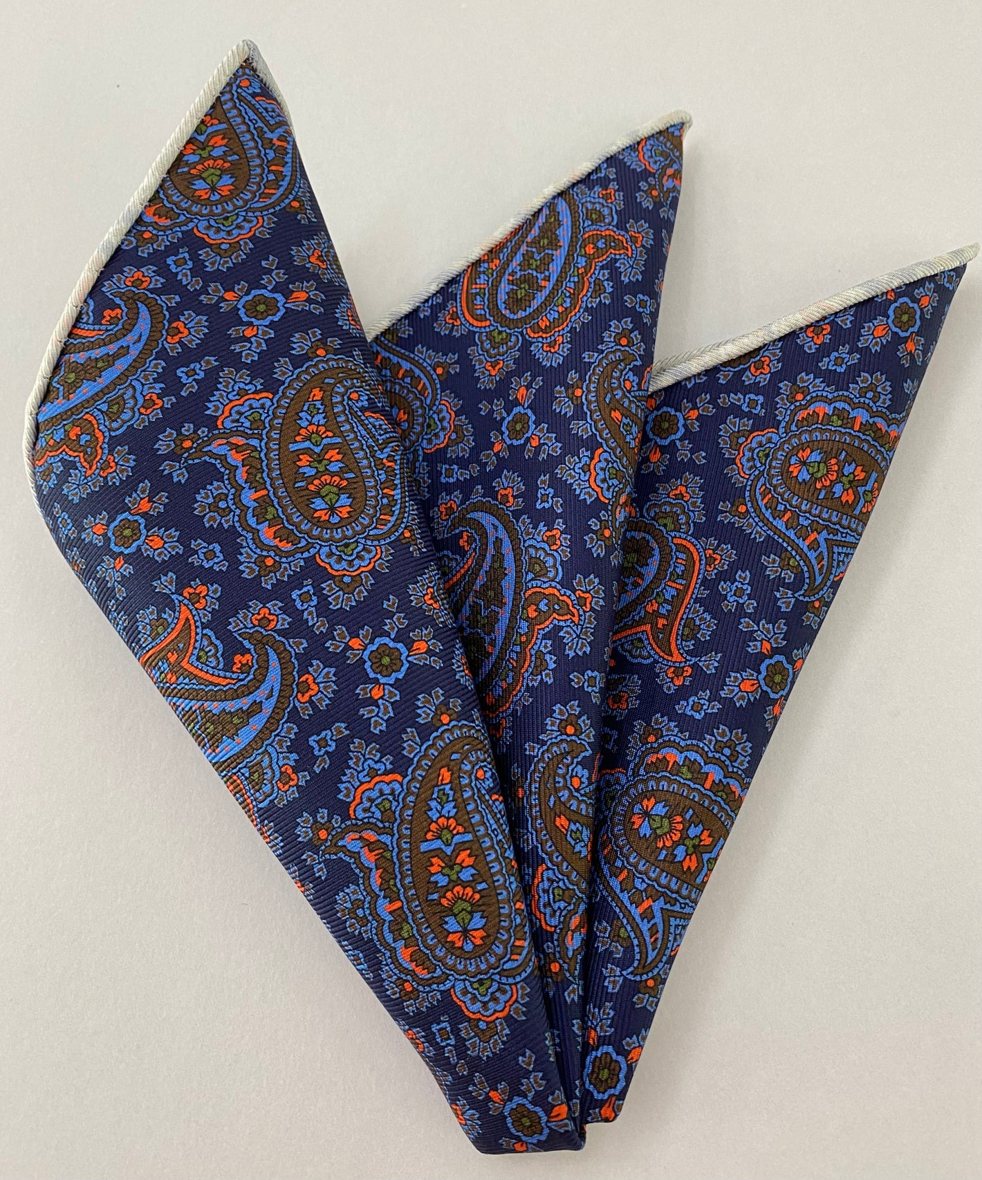 マクルズフィールド・マダー プリントシルク ポケットスクエア MMPP-122