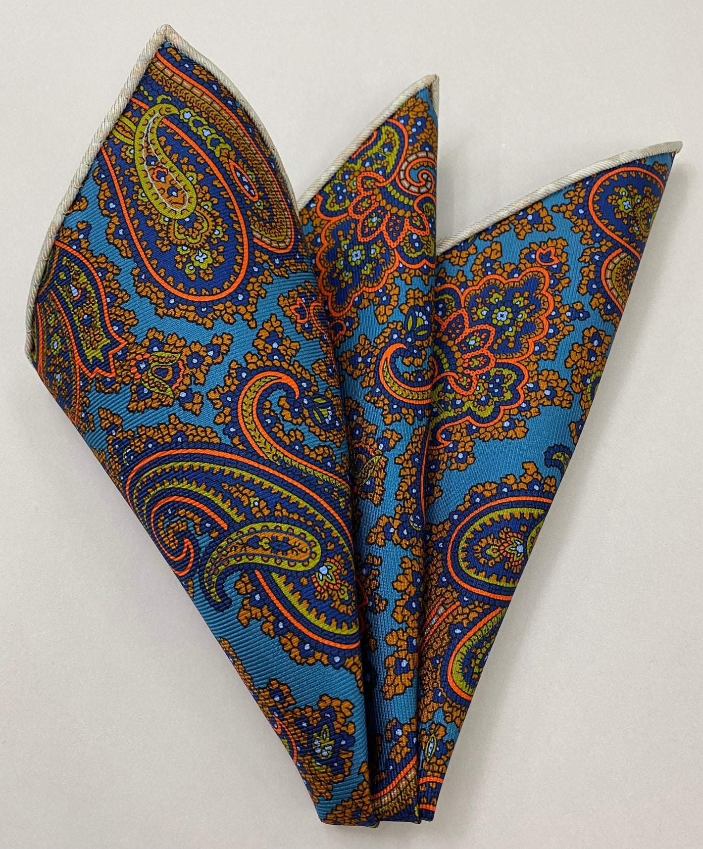 マクルズフィールド・マダー プリントシルク ポケットスクエア MMPP-131