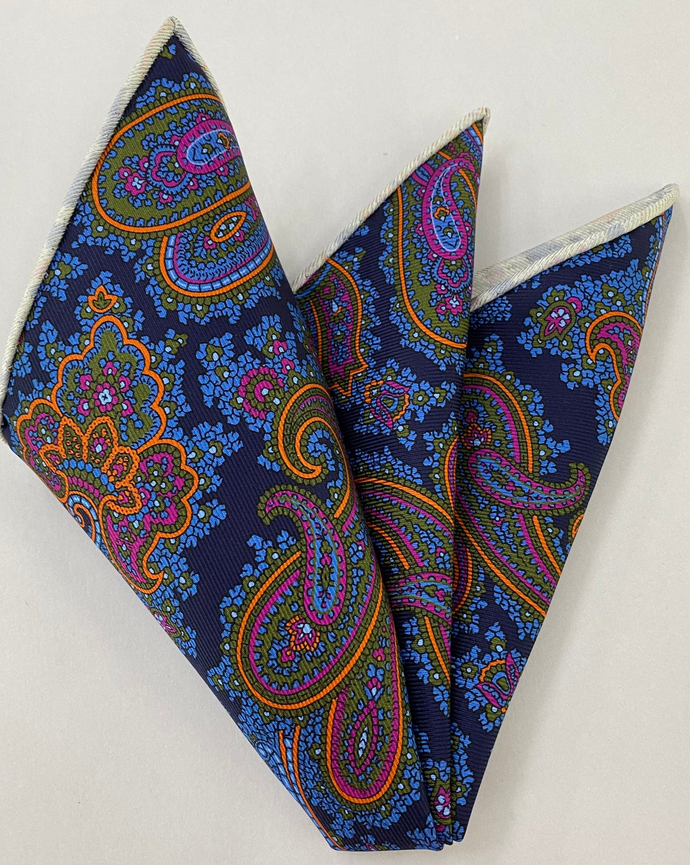 マクルズフィールド・マダー プリントシルク ポケットスクエア MMPP-134