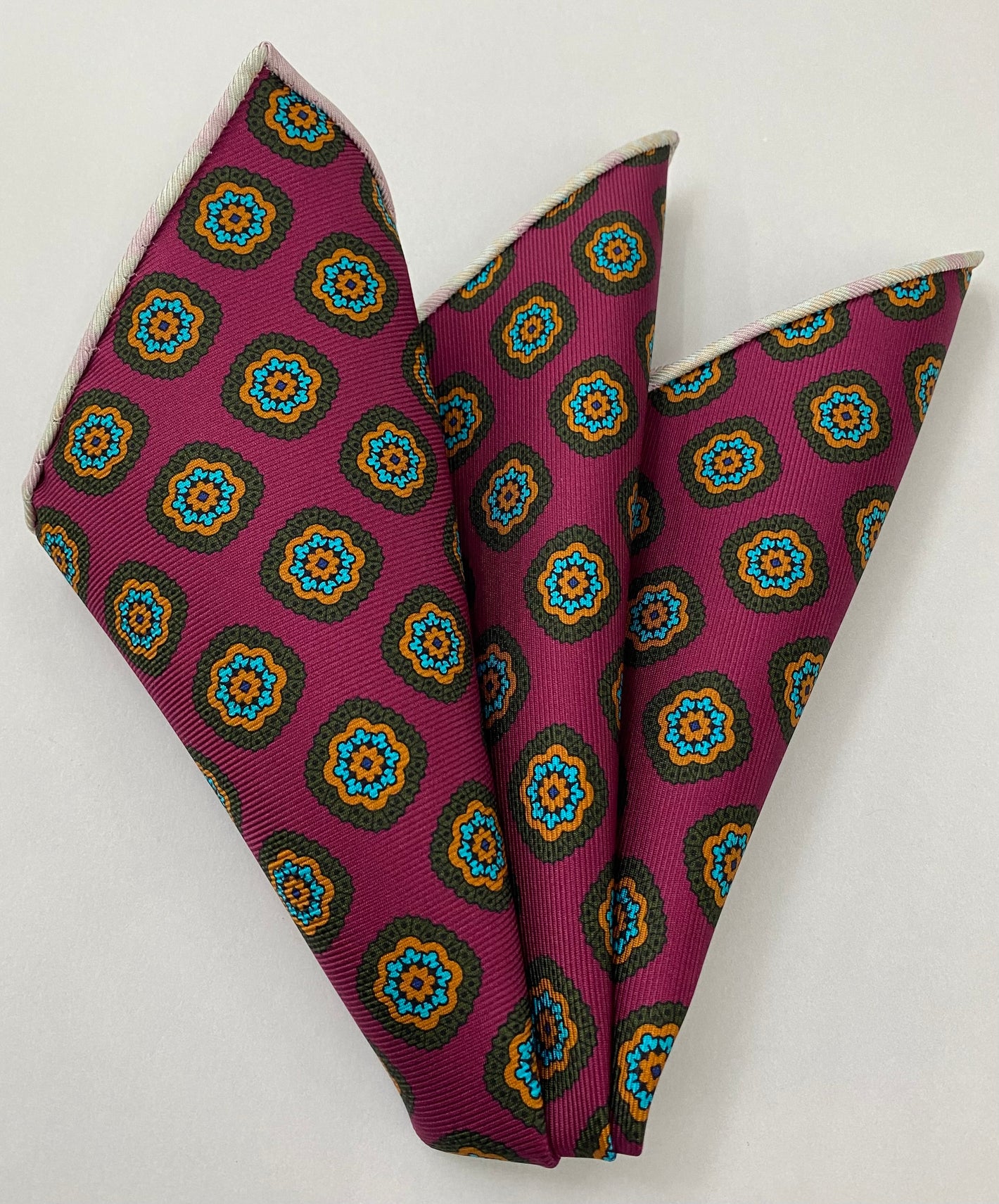 マクルズフィールド・マダー プリントシルク ポケットスクエア MMPP-136