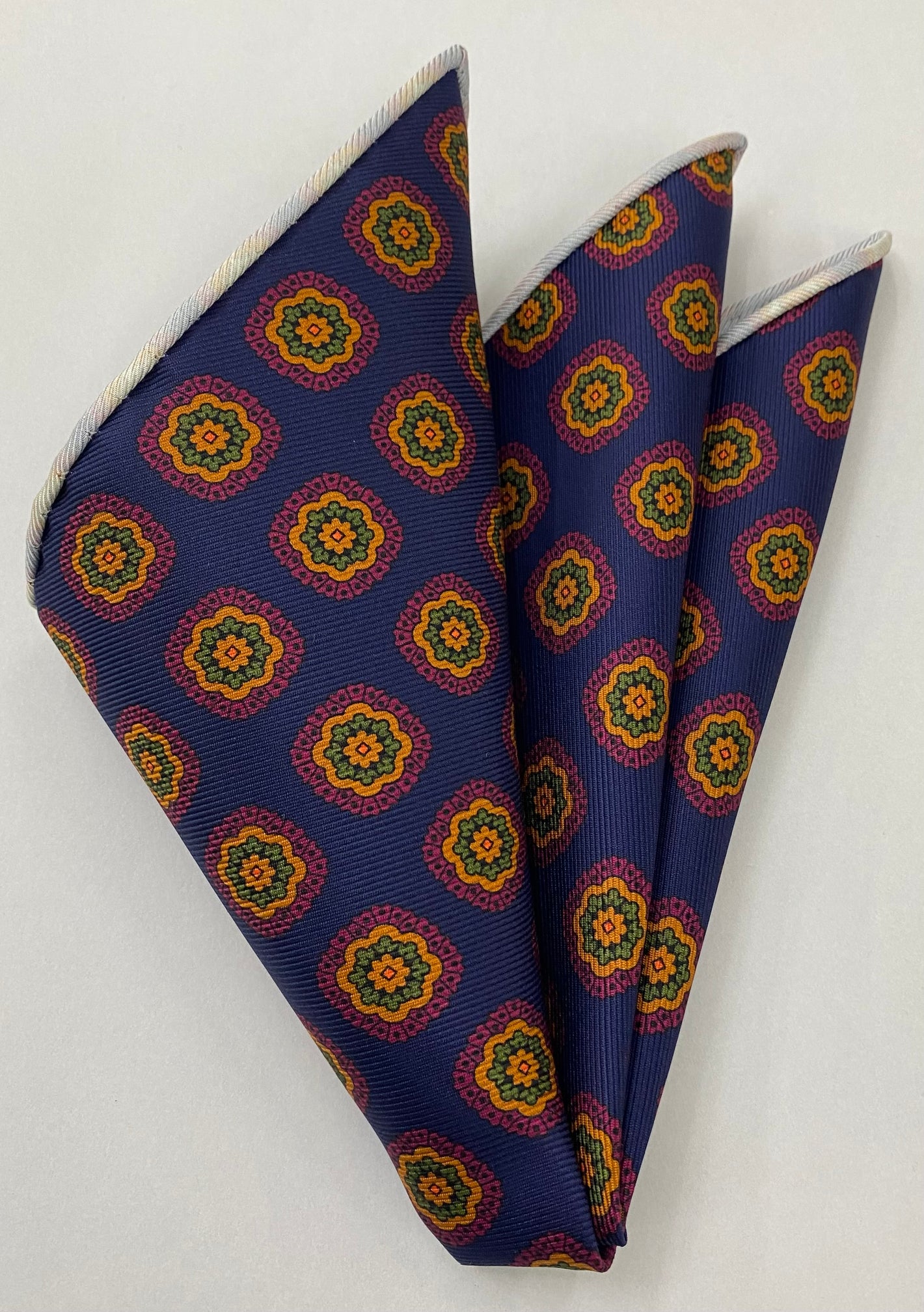 マクルズフィールド・マダー プリントシルク ポケットスクエア MMPP-139