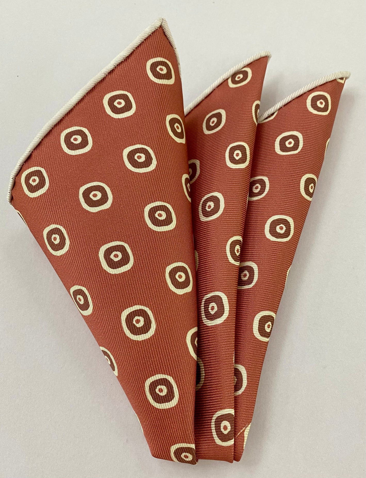 マクルズフィールド・マダー プリントシルク ポケットスクエア MMPP-145