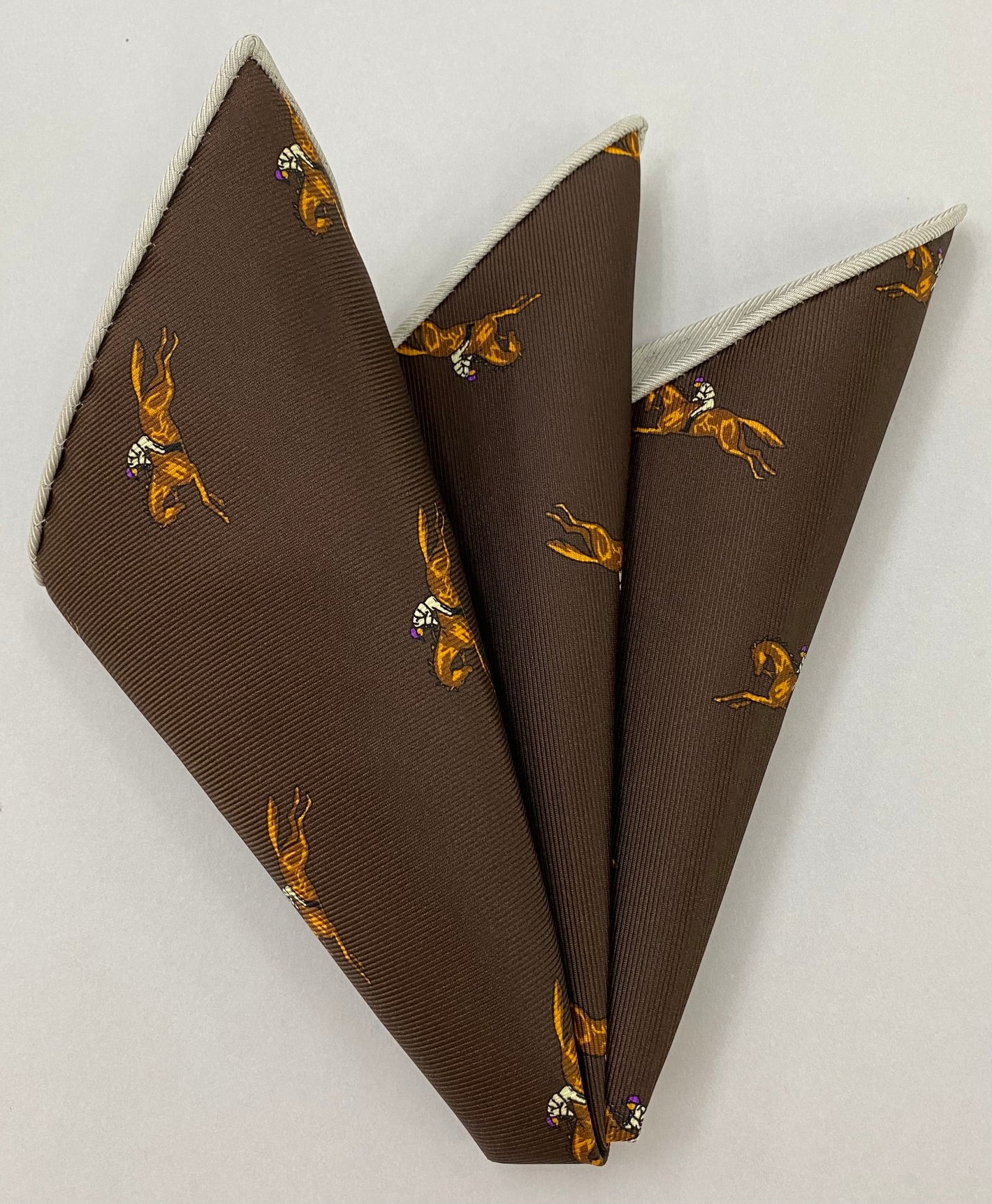 Macclesfield Madder プリントシルクのポケットチーフ MMPP-160