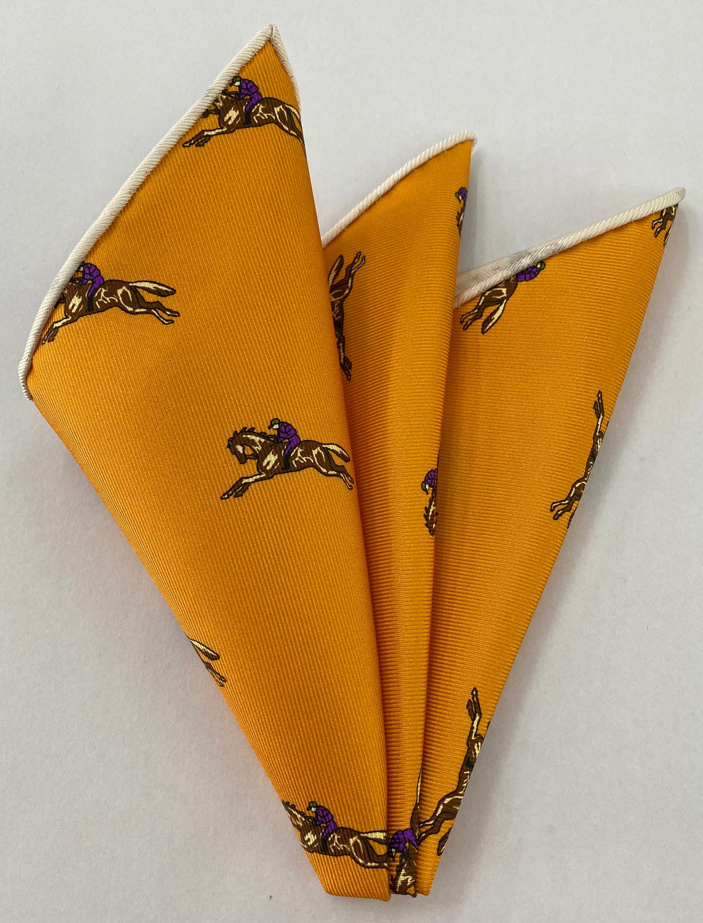 マクルズフィールド・マダー プリントシルク製ポケットチーフ MMPP-163