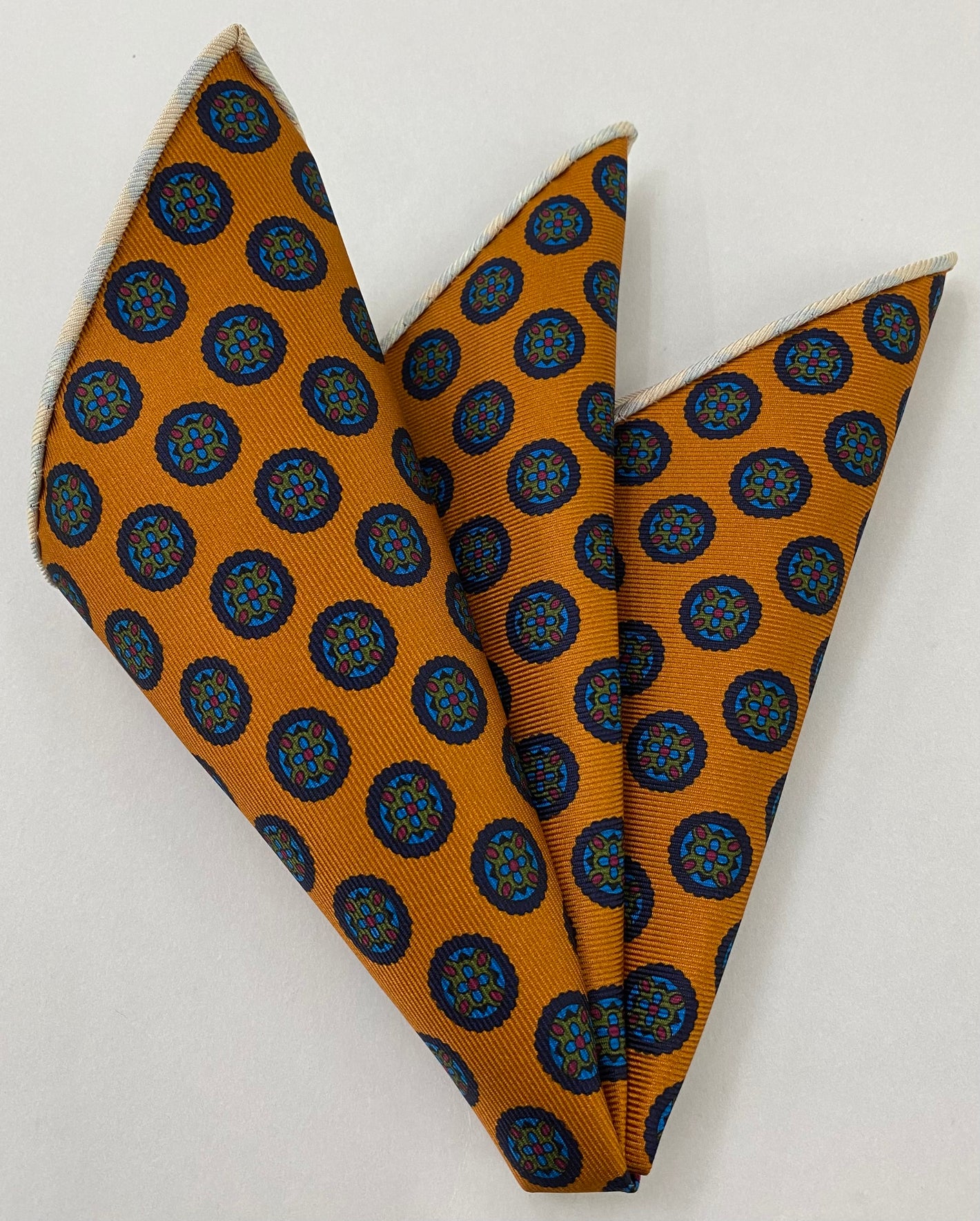 マクルズフィールド・マダー プリントシルク ポケットスクエア MMPP-193