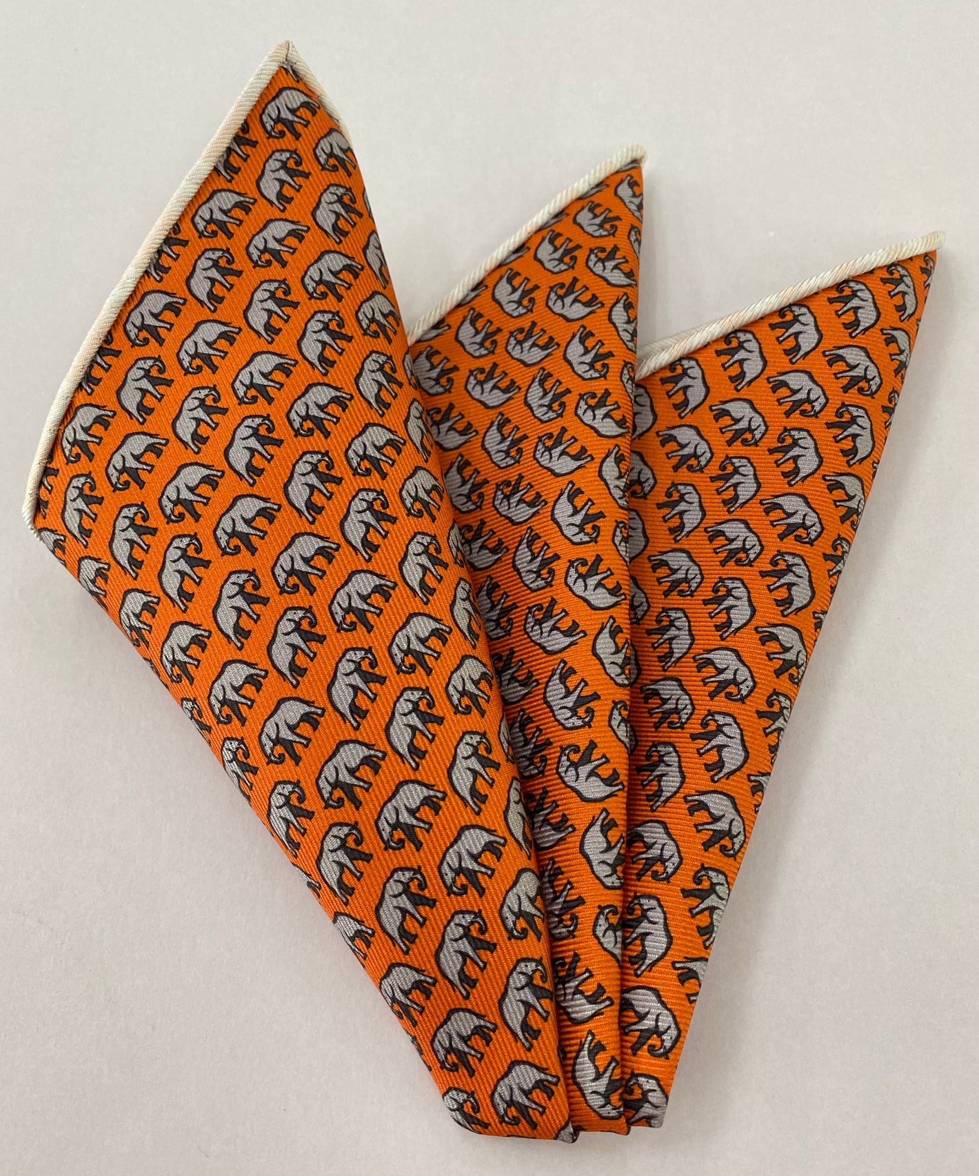 モダンマダー マクルズフィールド プリントシルク ポケットスクエア MMPP-91