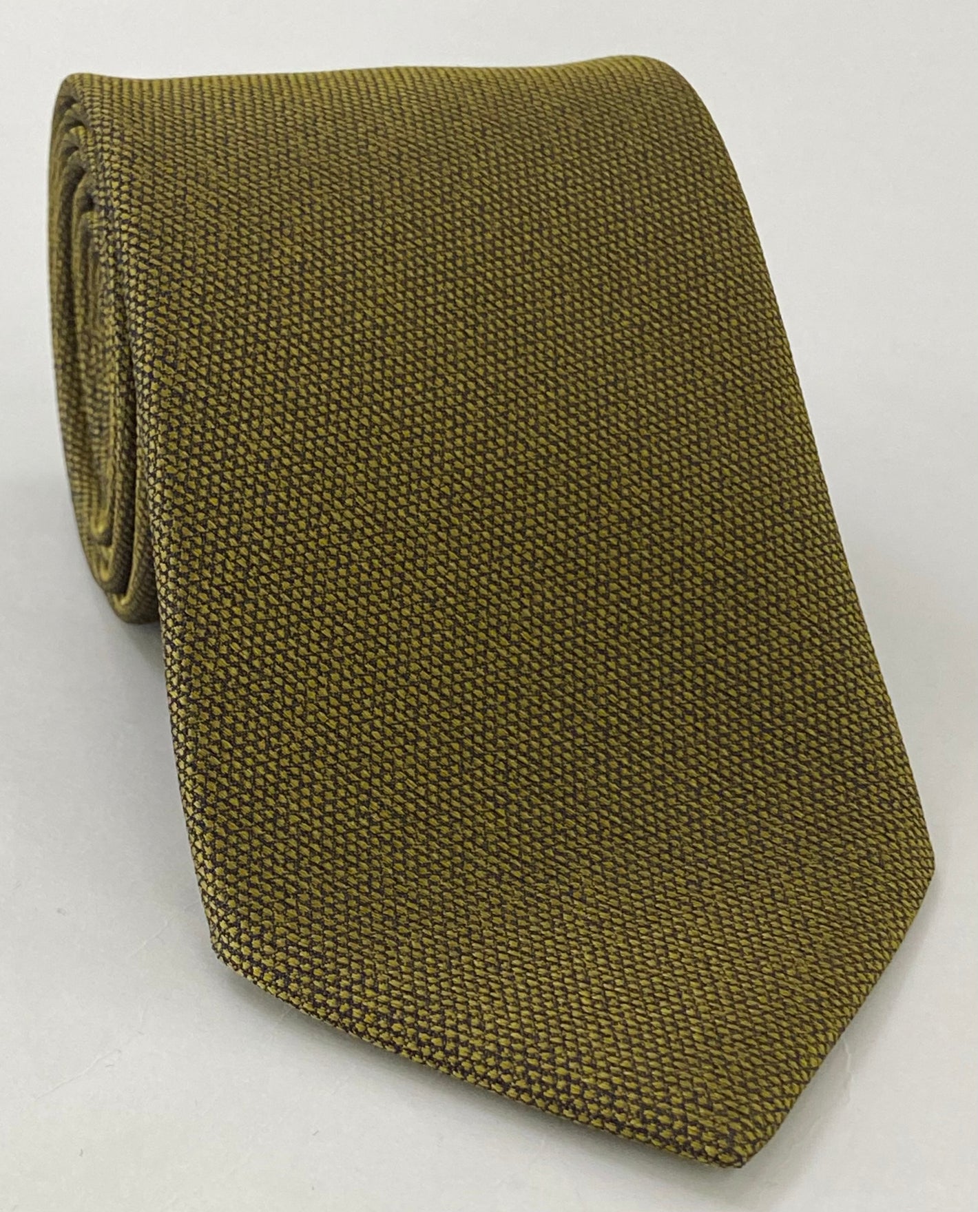 ダークゴールドにグリーンを少し加えたマルベリーウッド織りシルクネクタイ MWT-17