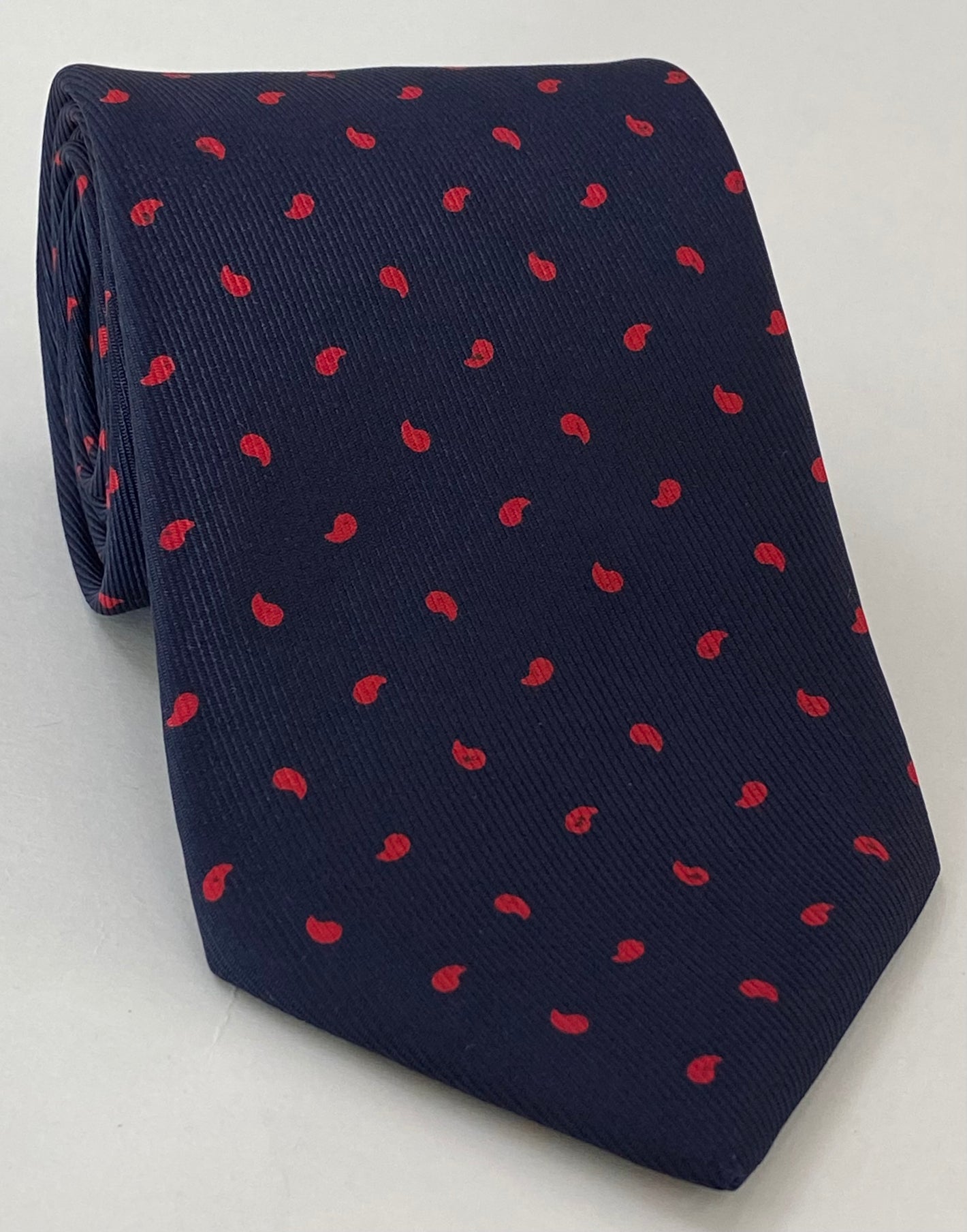 ミッドナイトブルー地にレッドのマクルズフィールドプリントシルクタイ MCT-284